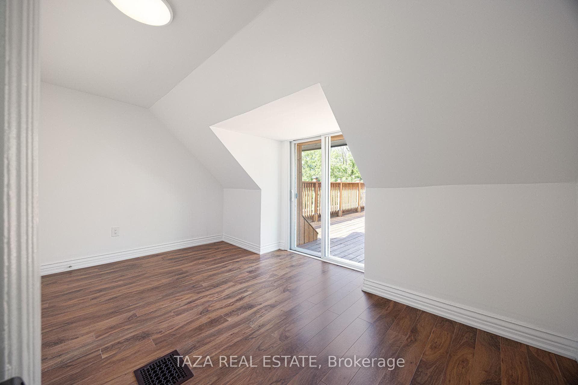 46 Euclid Avenue photo 25