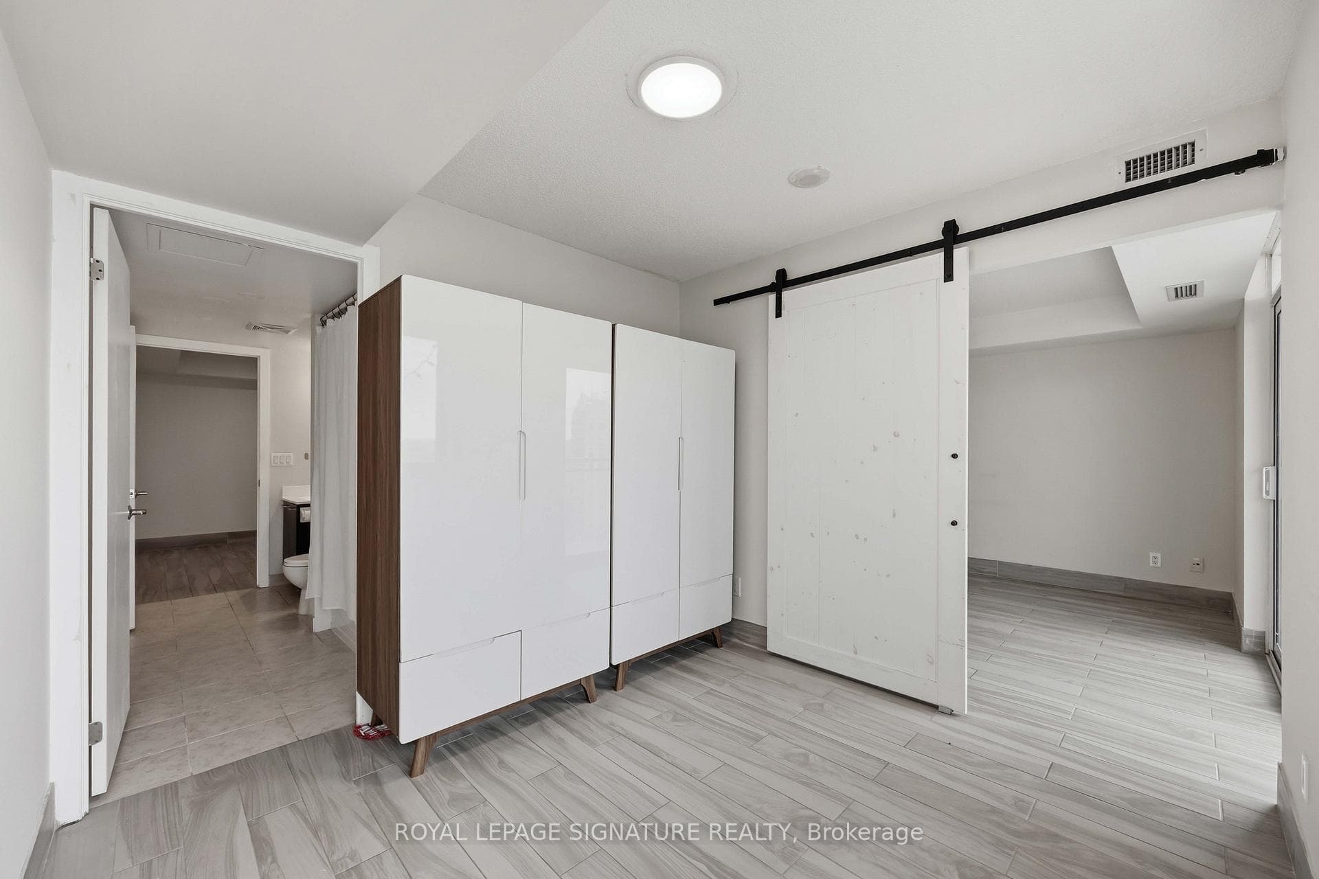 38 Joe Shuster Way Unit 1625 photo 30
