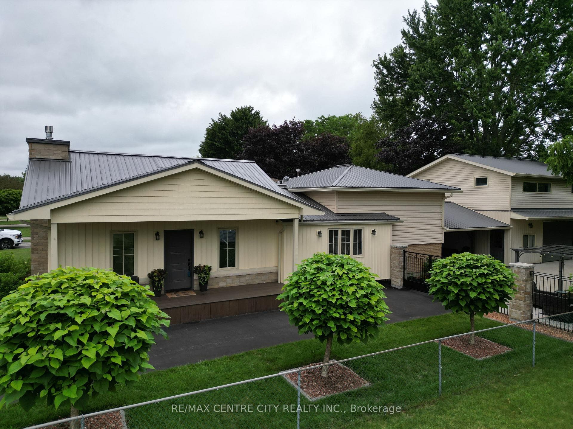 174 Ridge Street photo 3