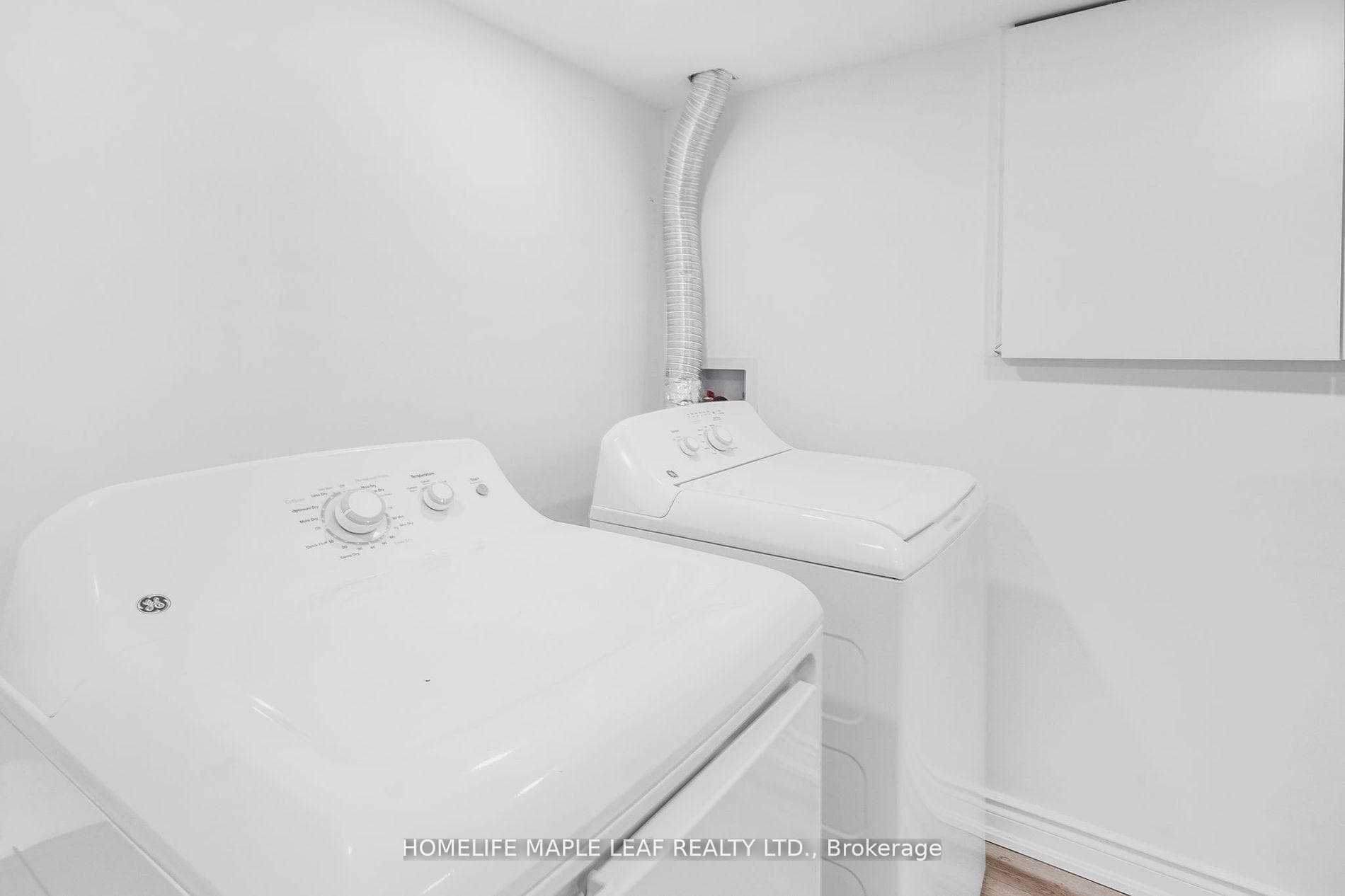 17 Villeneuve Crescent photo 22