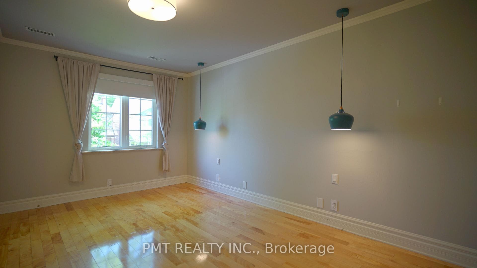 31 Burgess Avenue photo 15