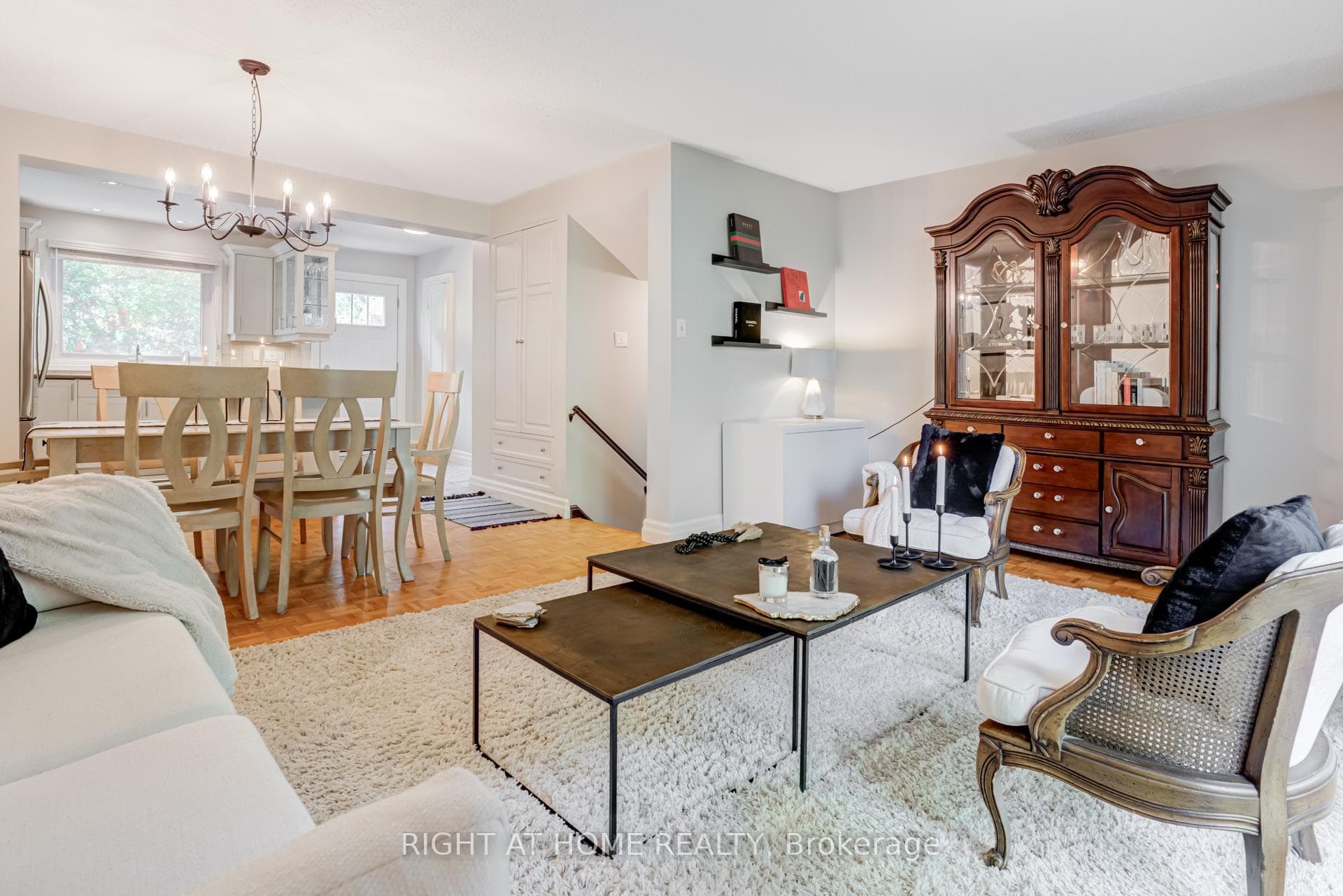 2067 Marine Drive Unit 9 photo 1