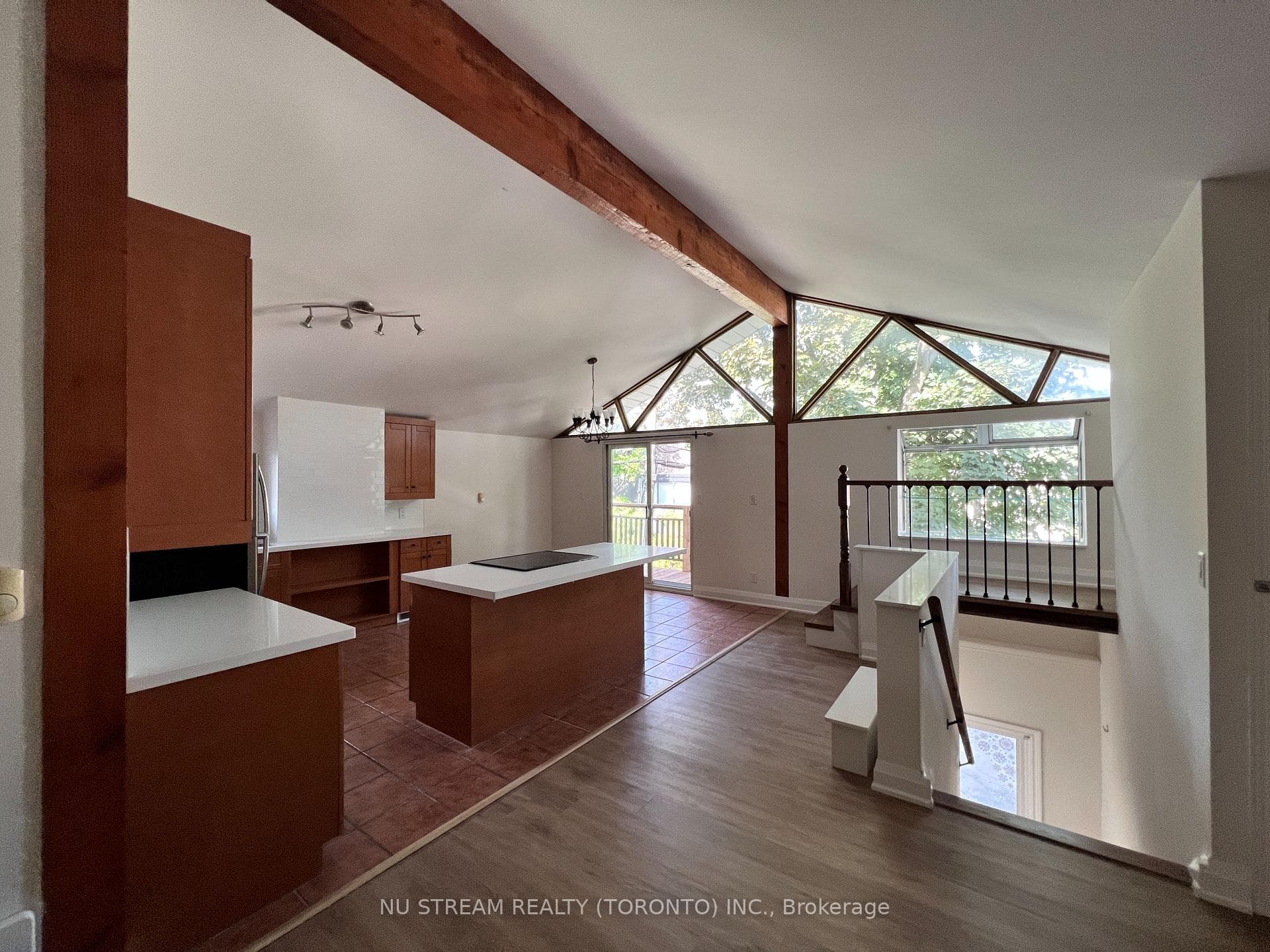 42 Glenavy Avenue Unit Upper photo 1