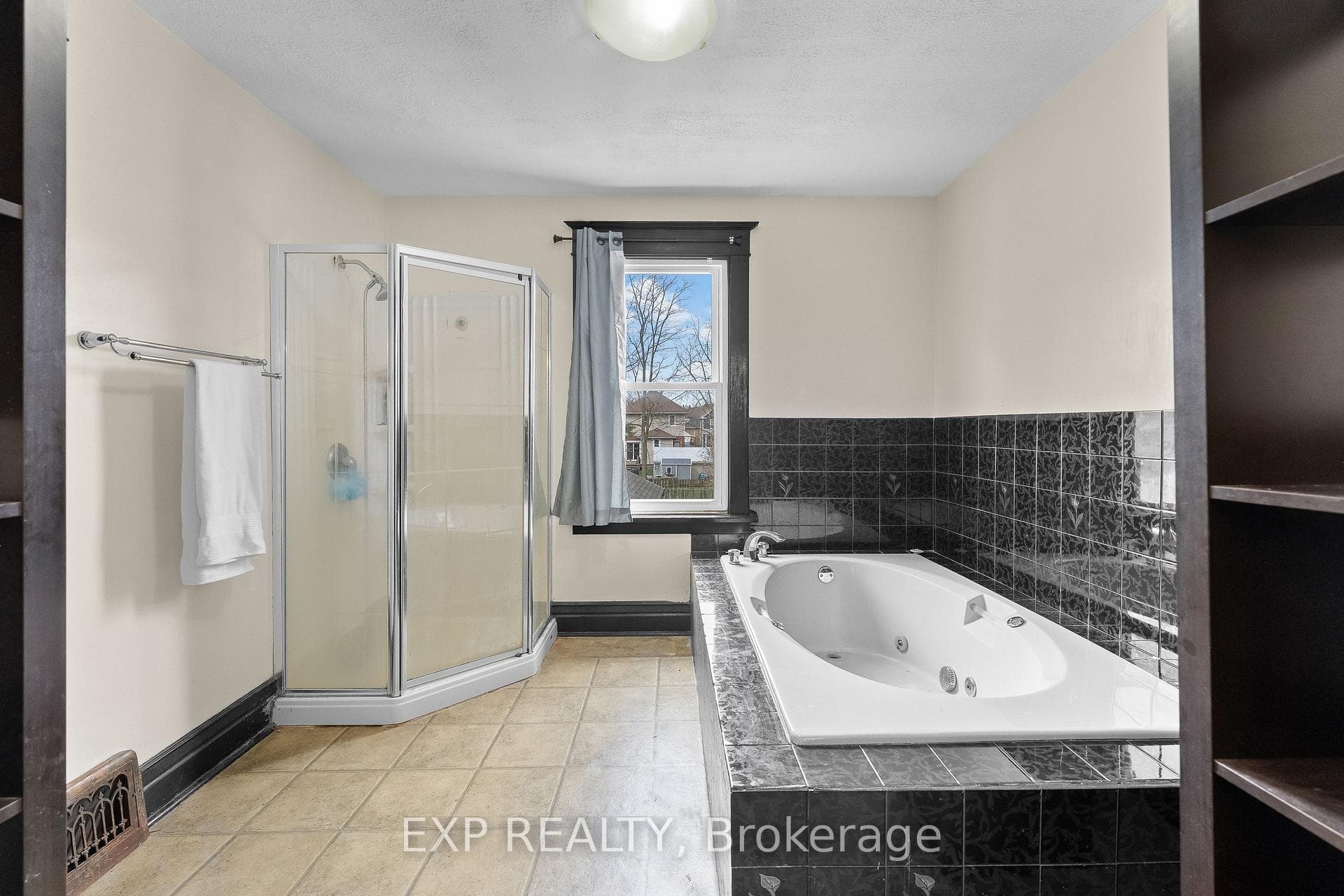 4725 Third Avenue photo 18
