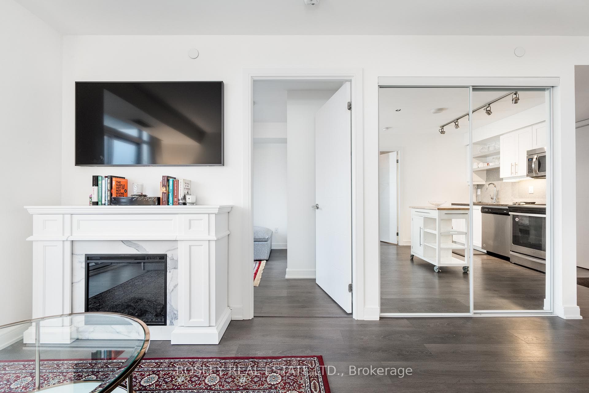 525 Adelaide Street Unit 1611 photo 4