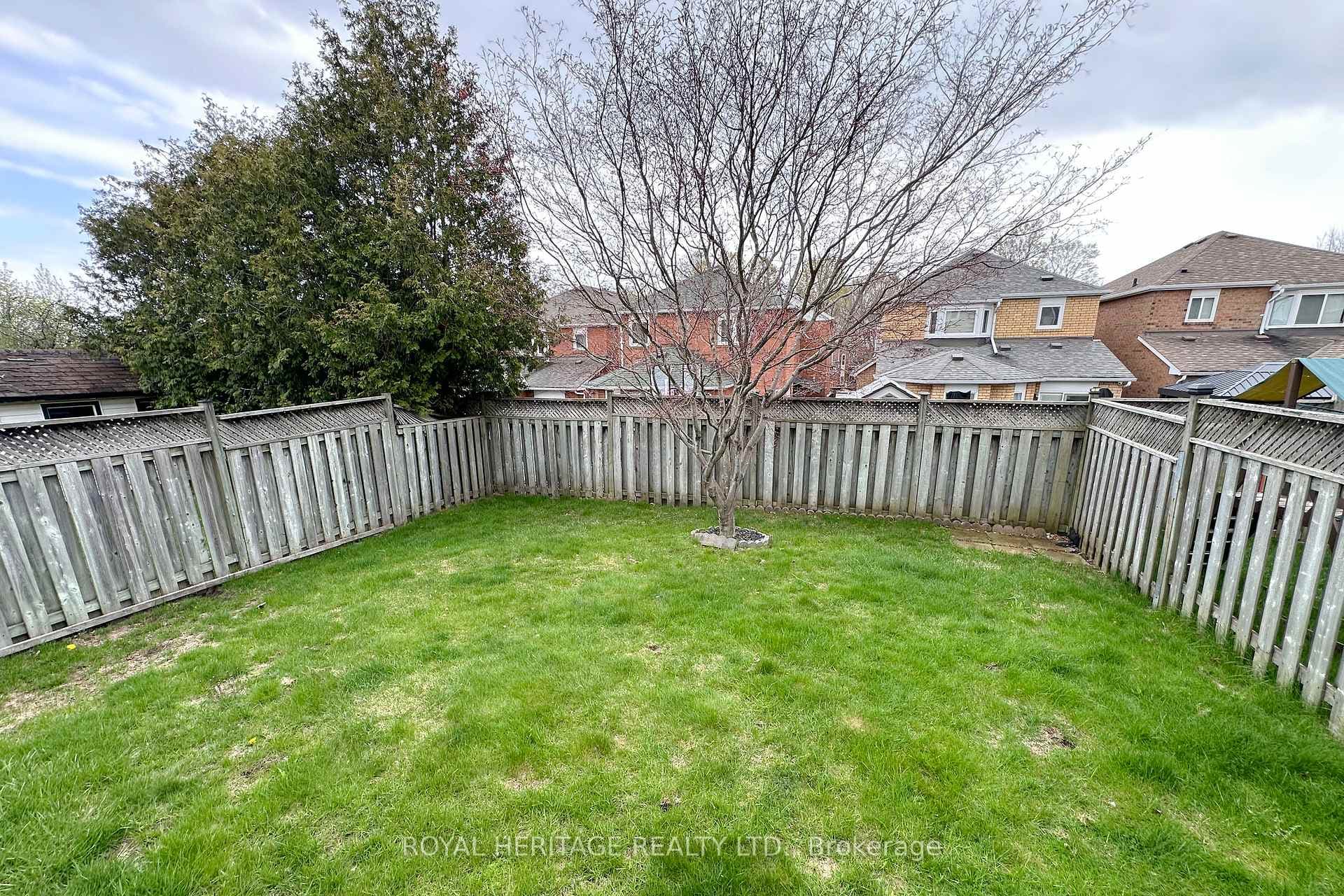 92 Booth Crescent photo 18