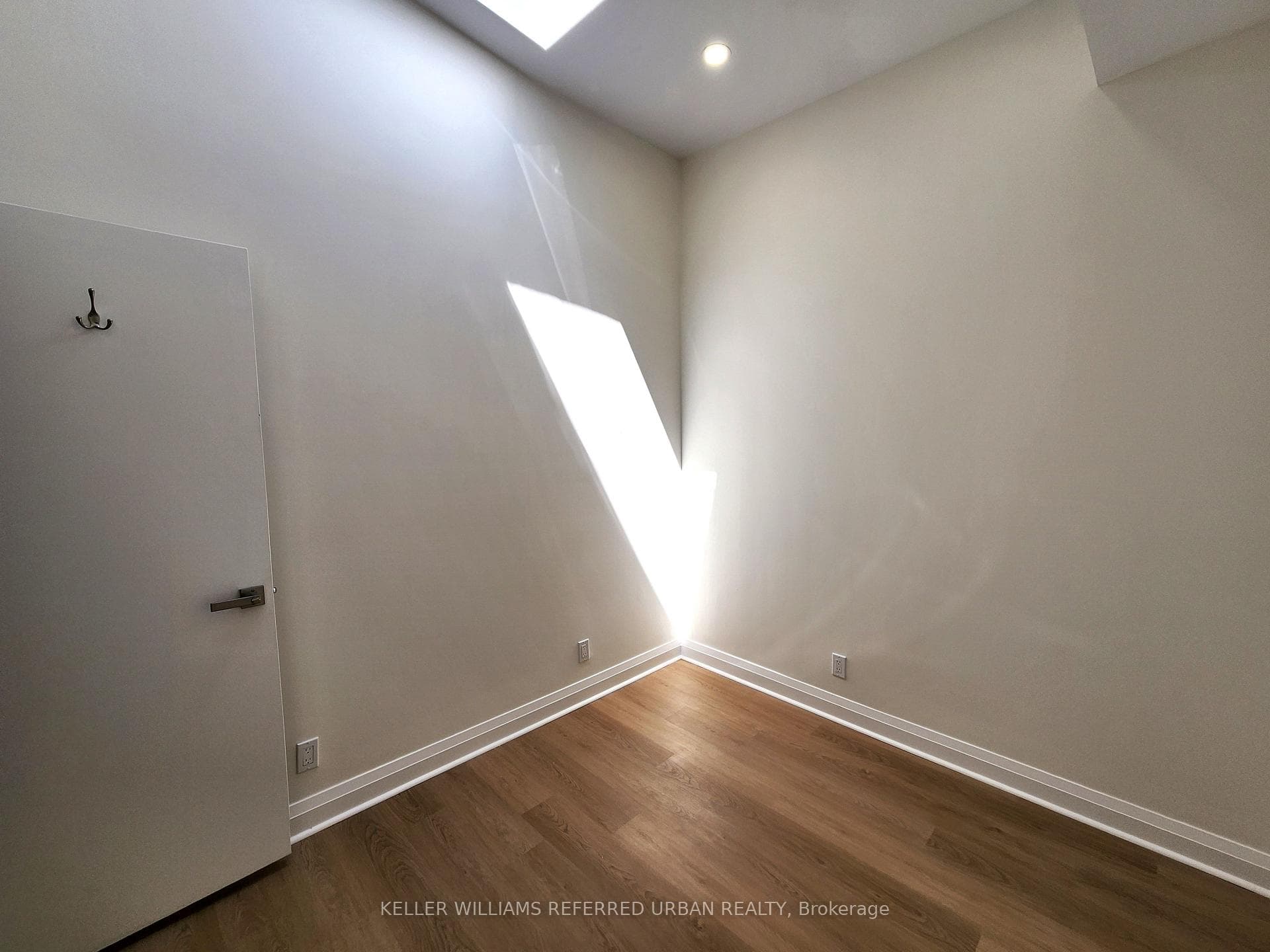 998 Bloor Street Unit 2 photo 5