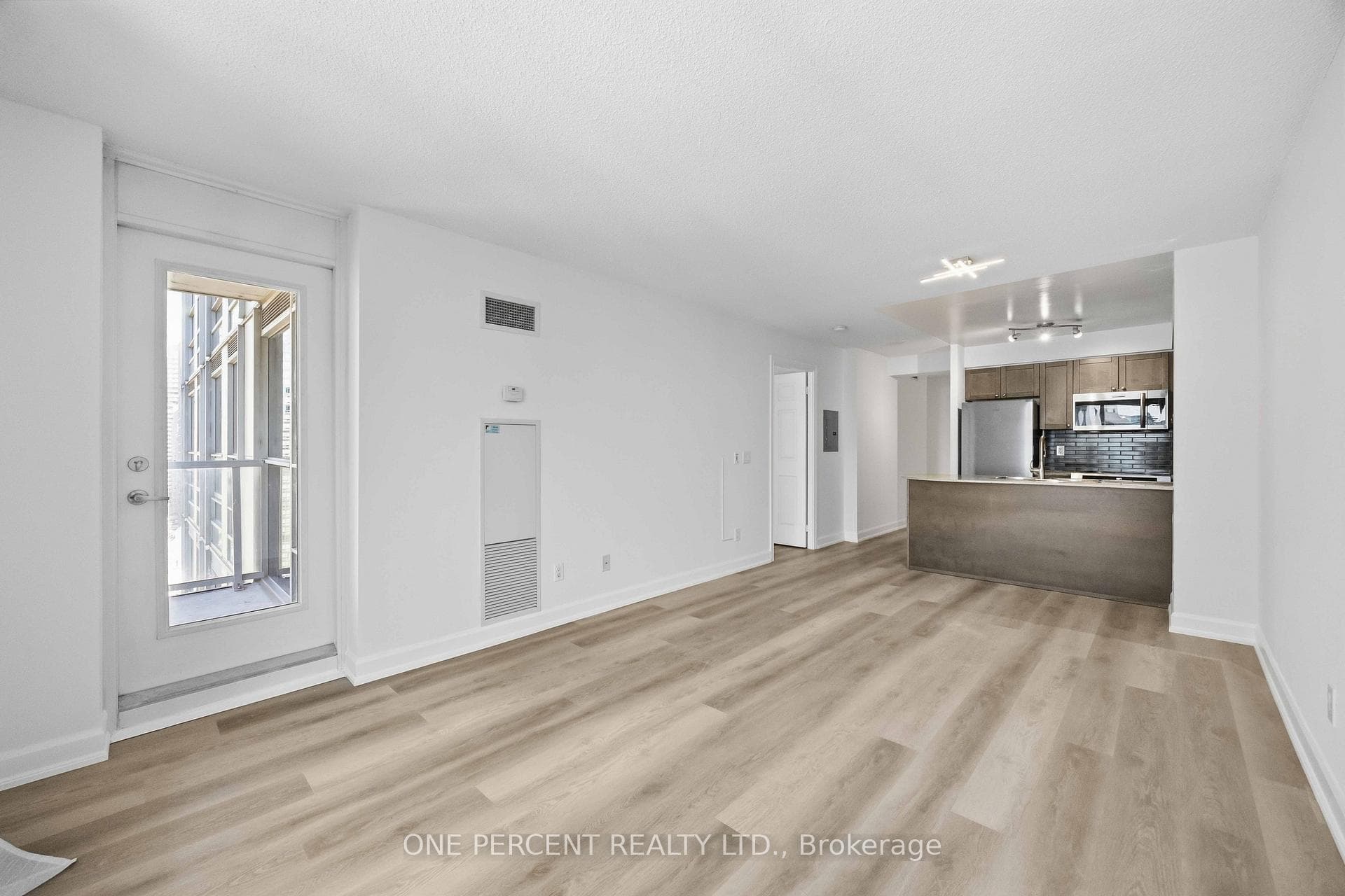 Living room/dining