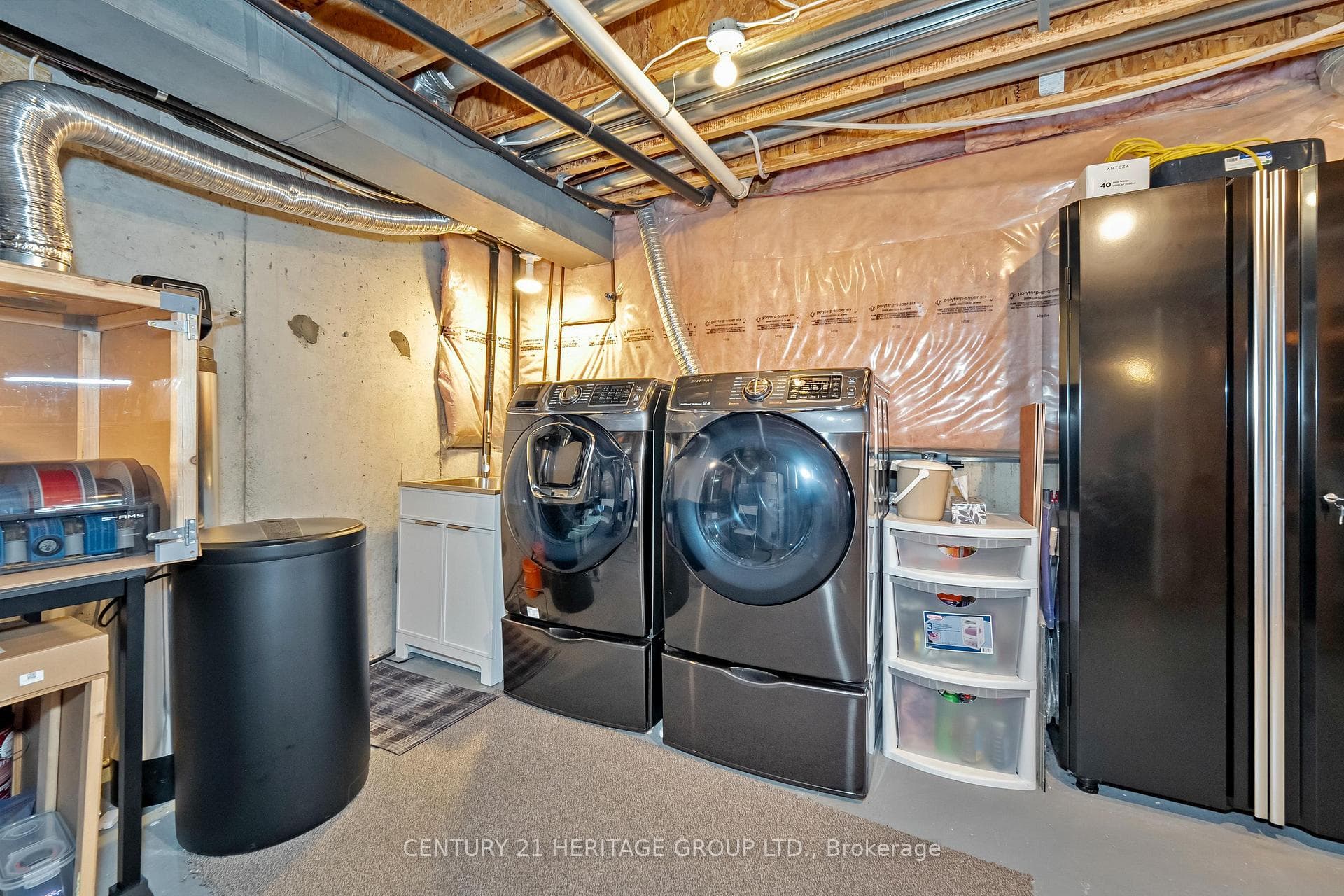 389 Bantry Avenue photo 35