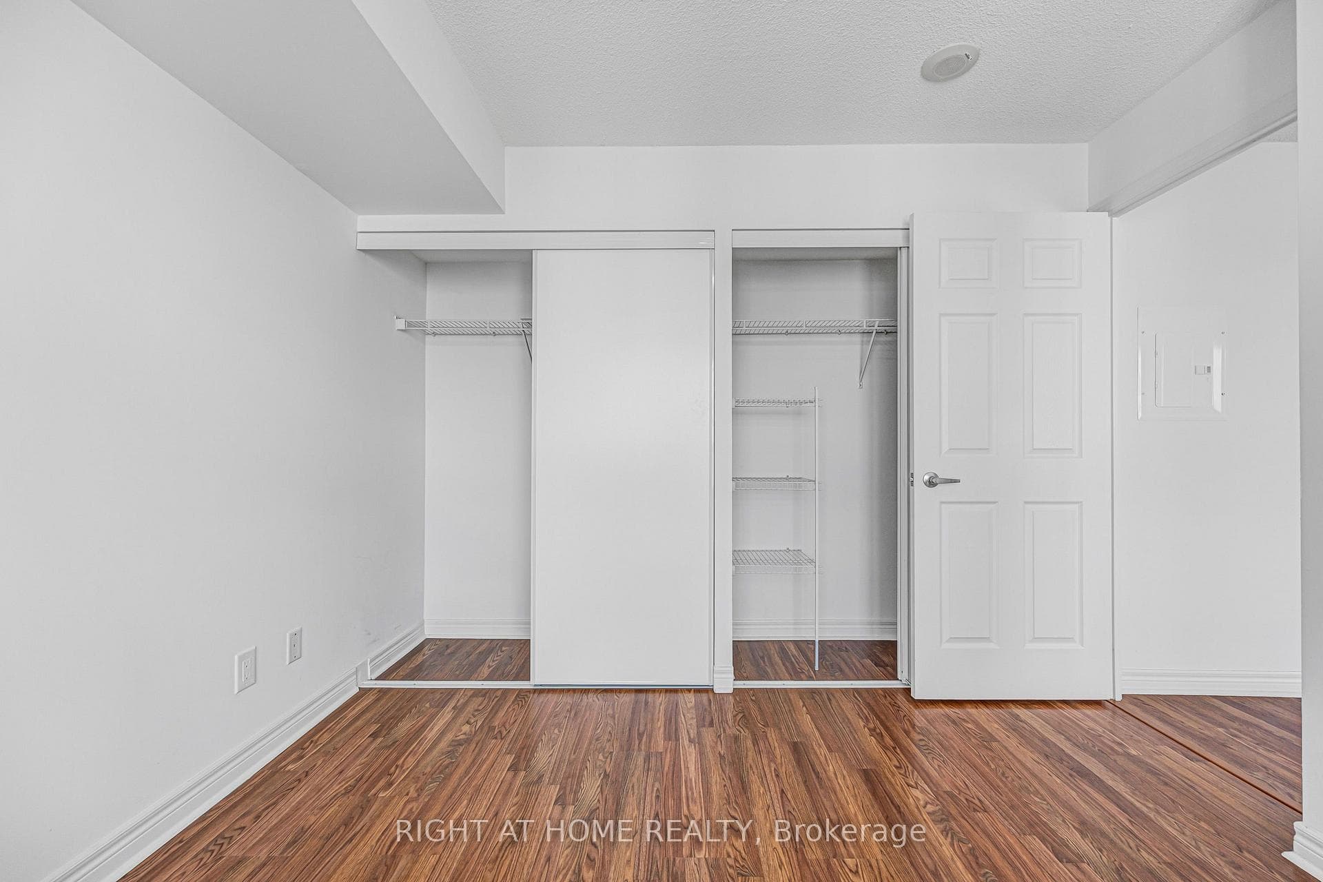 208 Enfield Place Unit #2902 photo 31