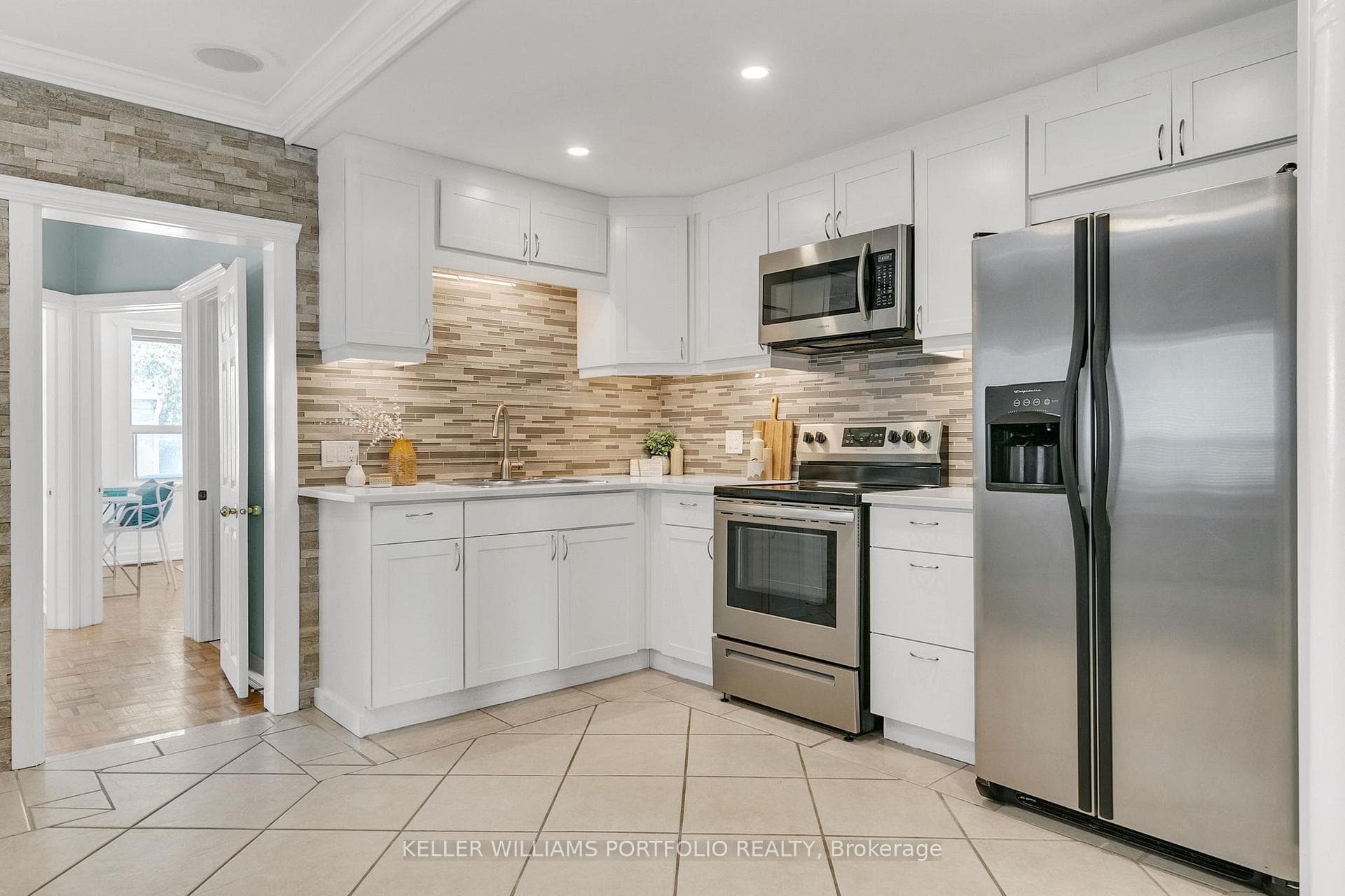 152 Eileen Avenue photo 13