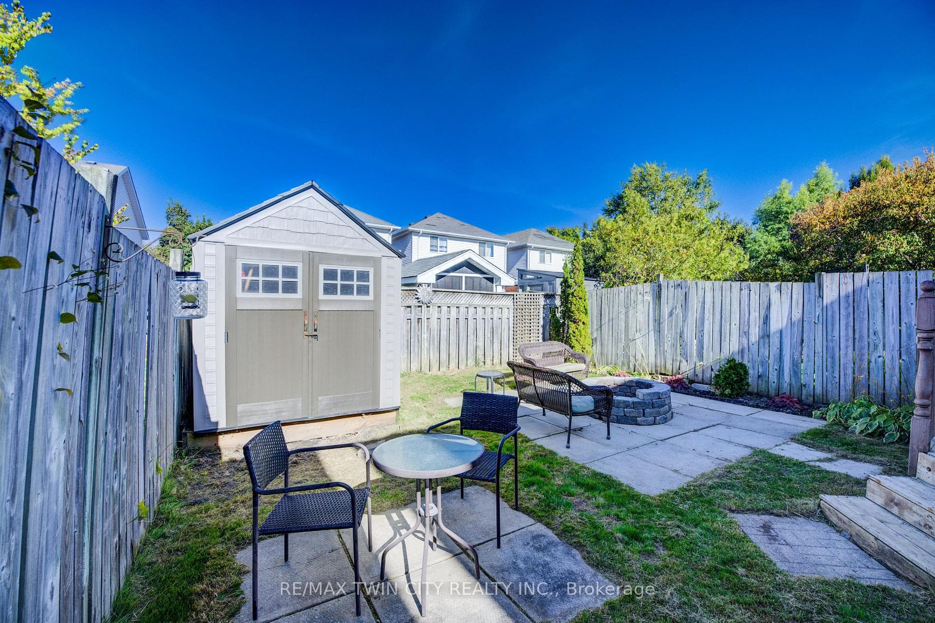 36 Robertson Street photo 30