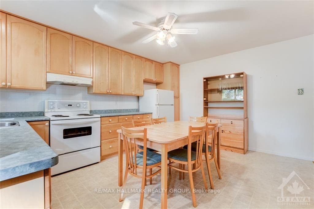 1317 RAINBOW Crescent photo 8