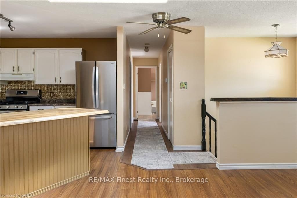 8 BARKER Drive photo 22