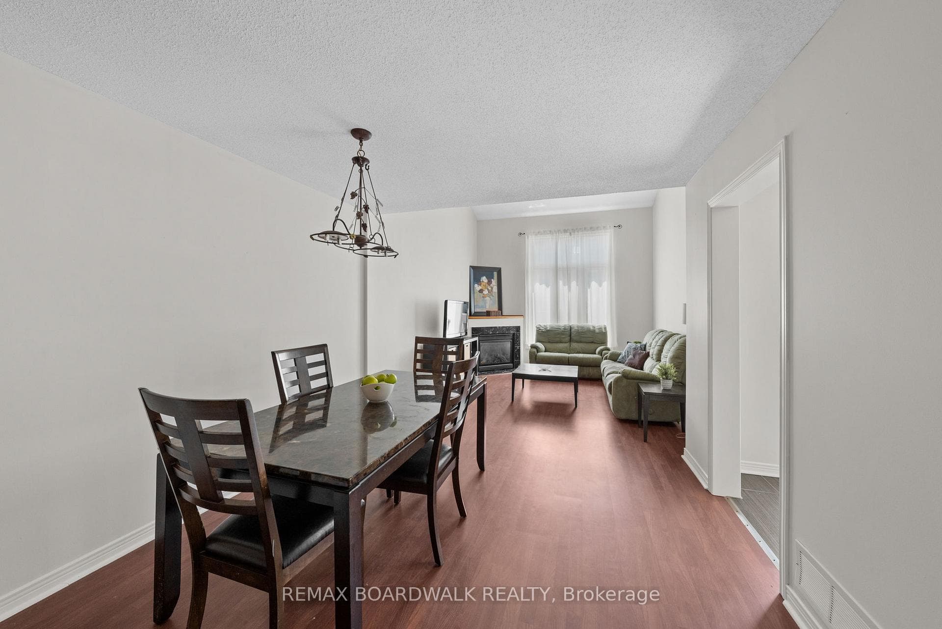 50 Gray Crescent photo 6