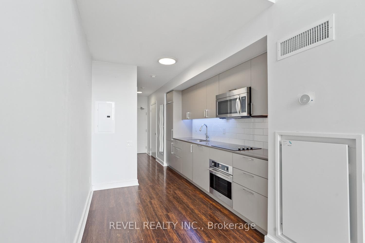 5 Hanna Avenue Unit 643 photo 3