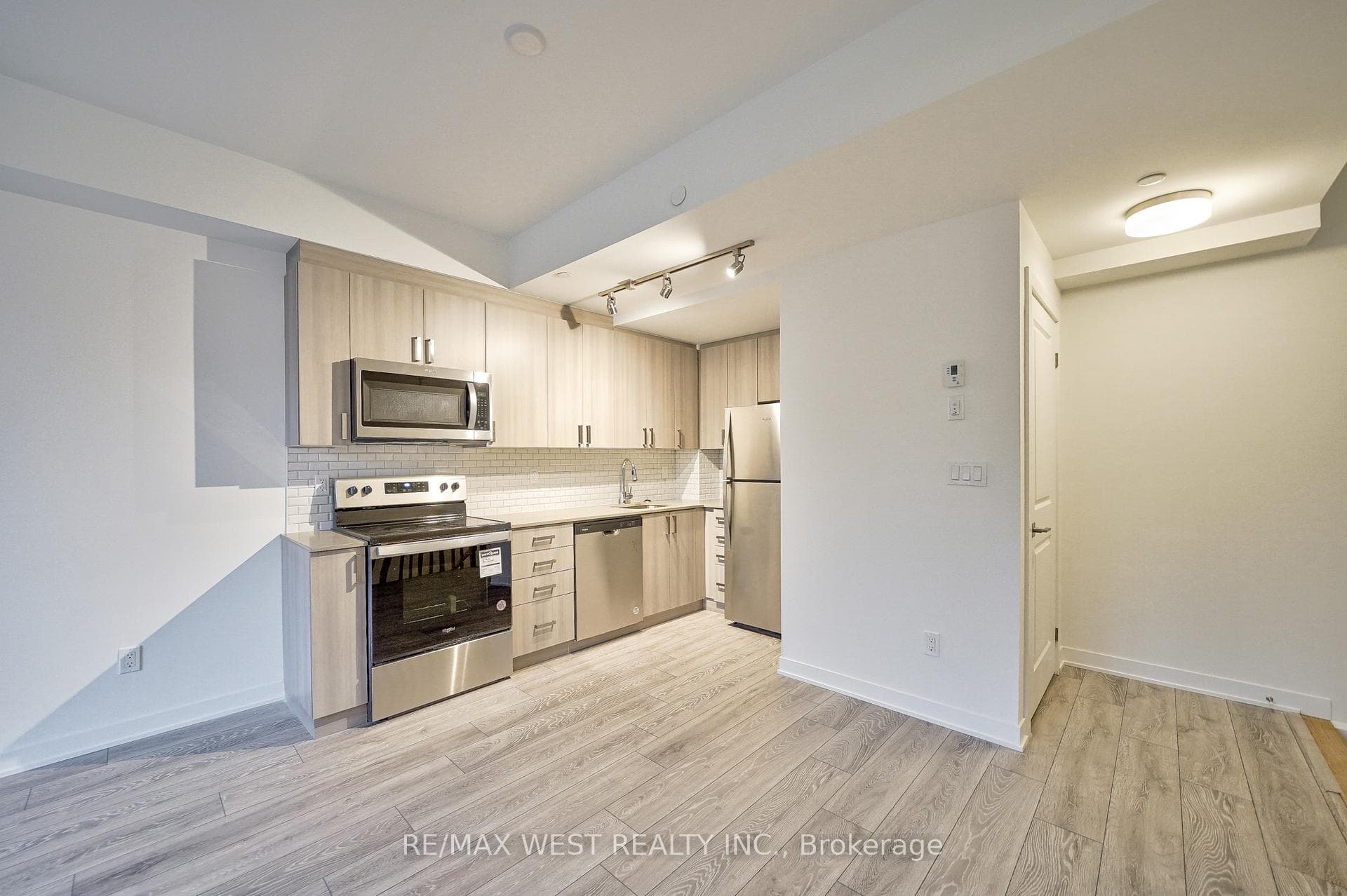 4015 Hickory Drive Unit Th11 photo 31