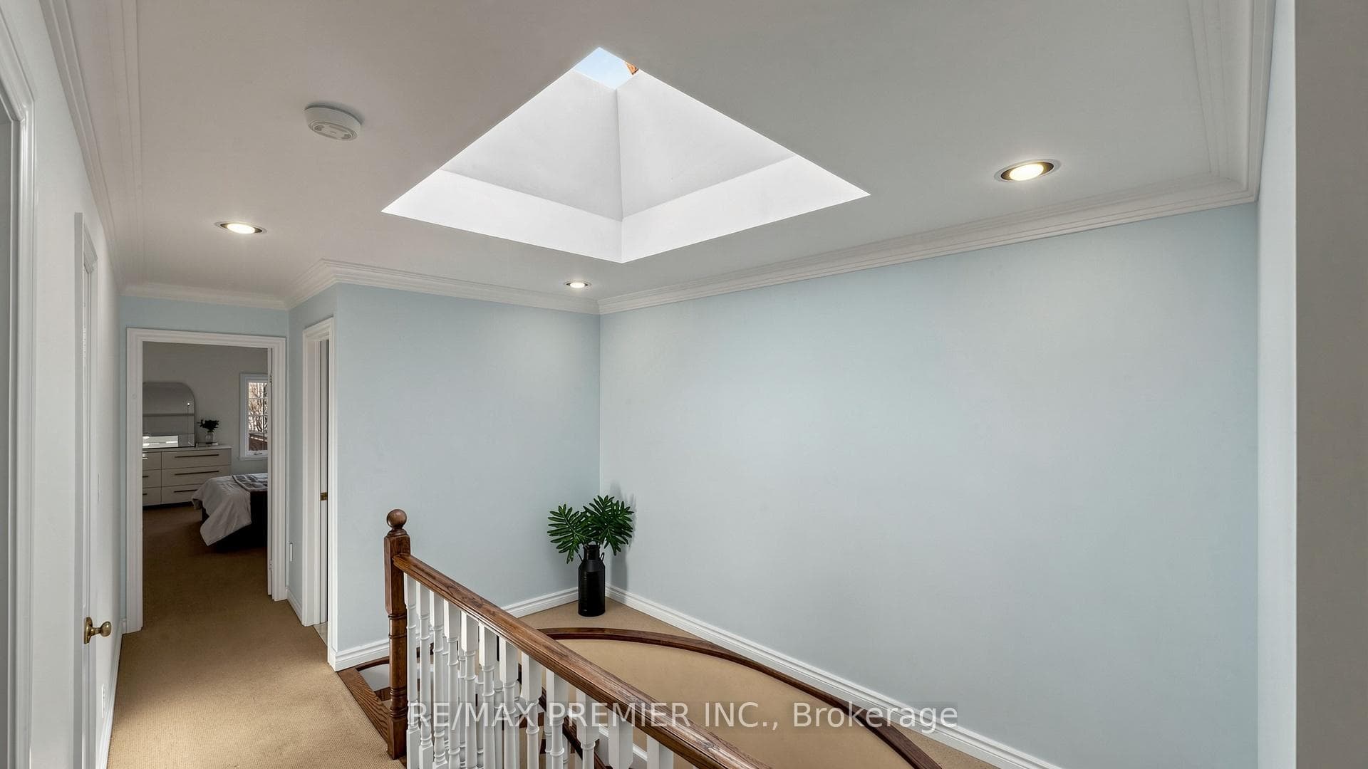488 Woburn Avenue photo 21