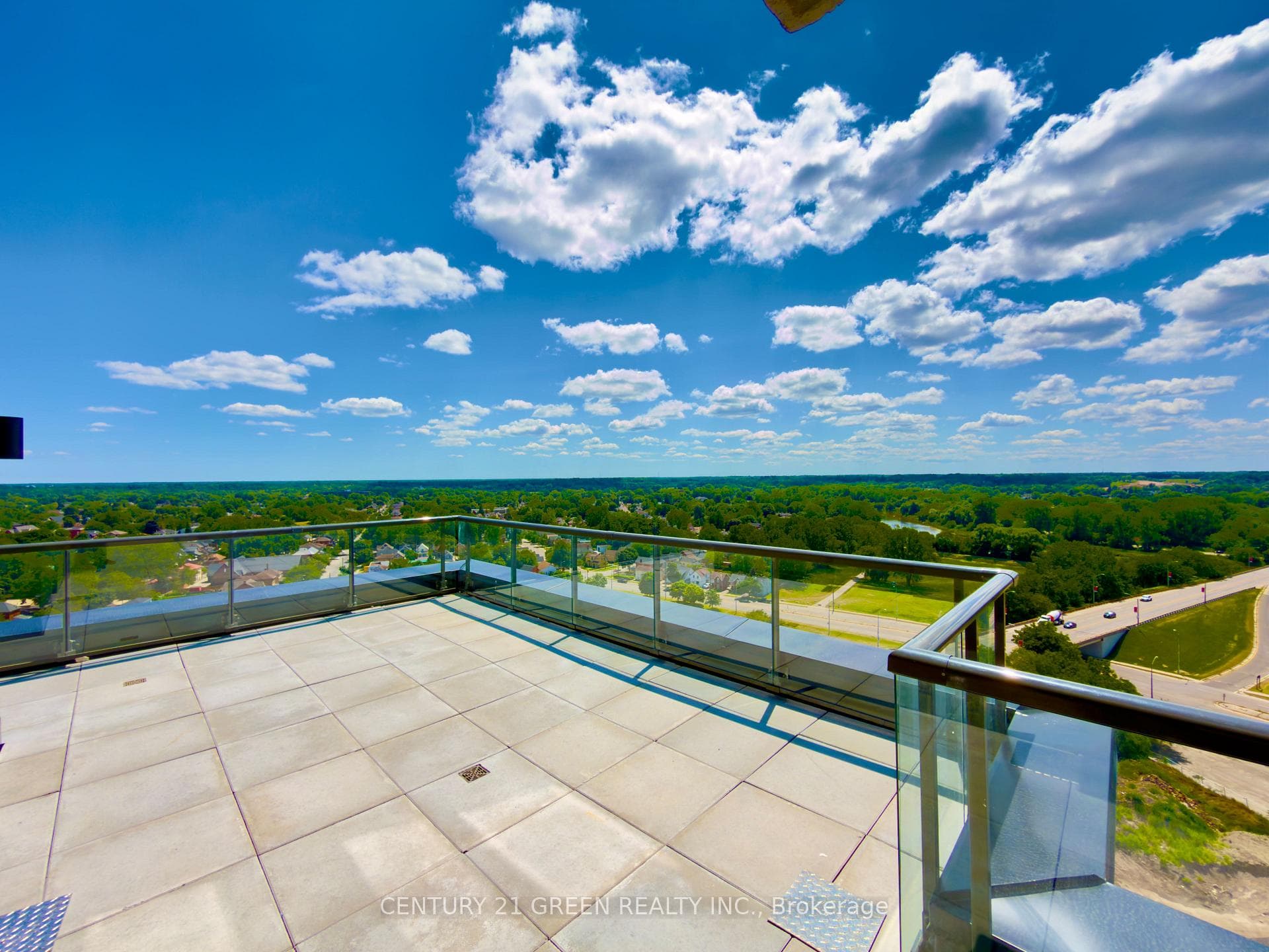 529 SQ.FT. TERRACE