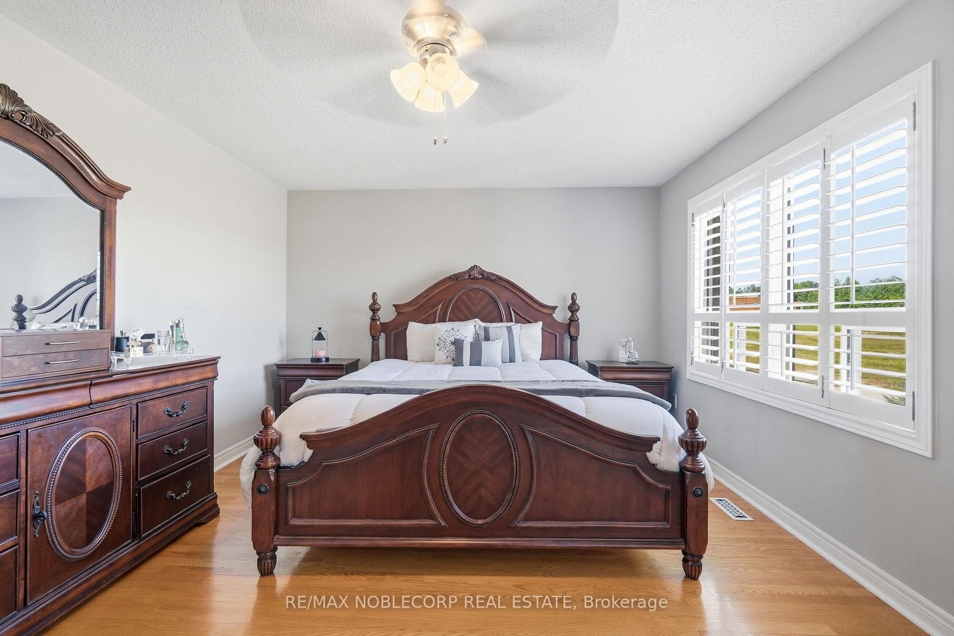 111 Emily Carr Crescent photo 23