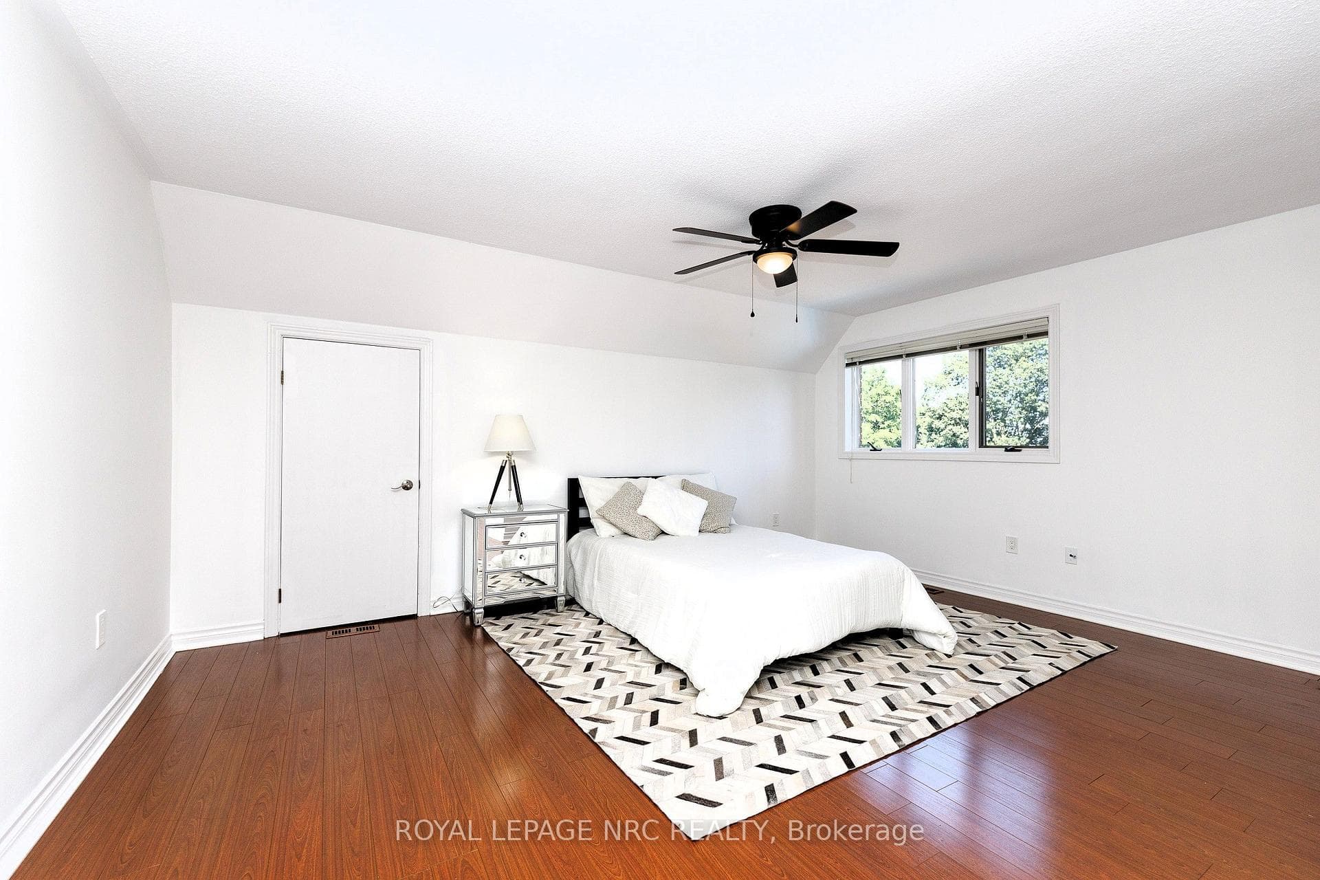 2nd Bedroom Upstairs