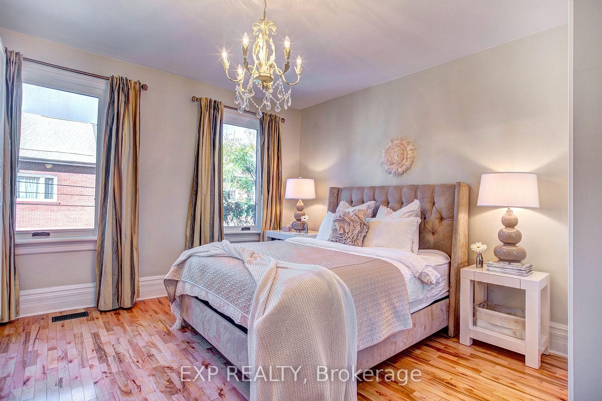 31 Manning Avenue photo 14
