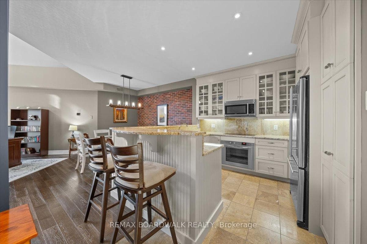 320 Mcleod Street Unit #PH804 photo 7