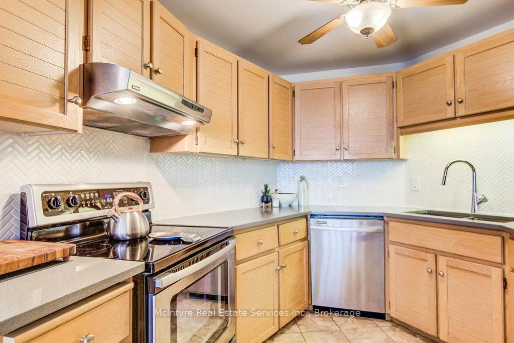 24 Marilyn Drive Unit 704 photo 9