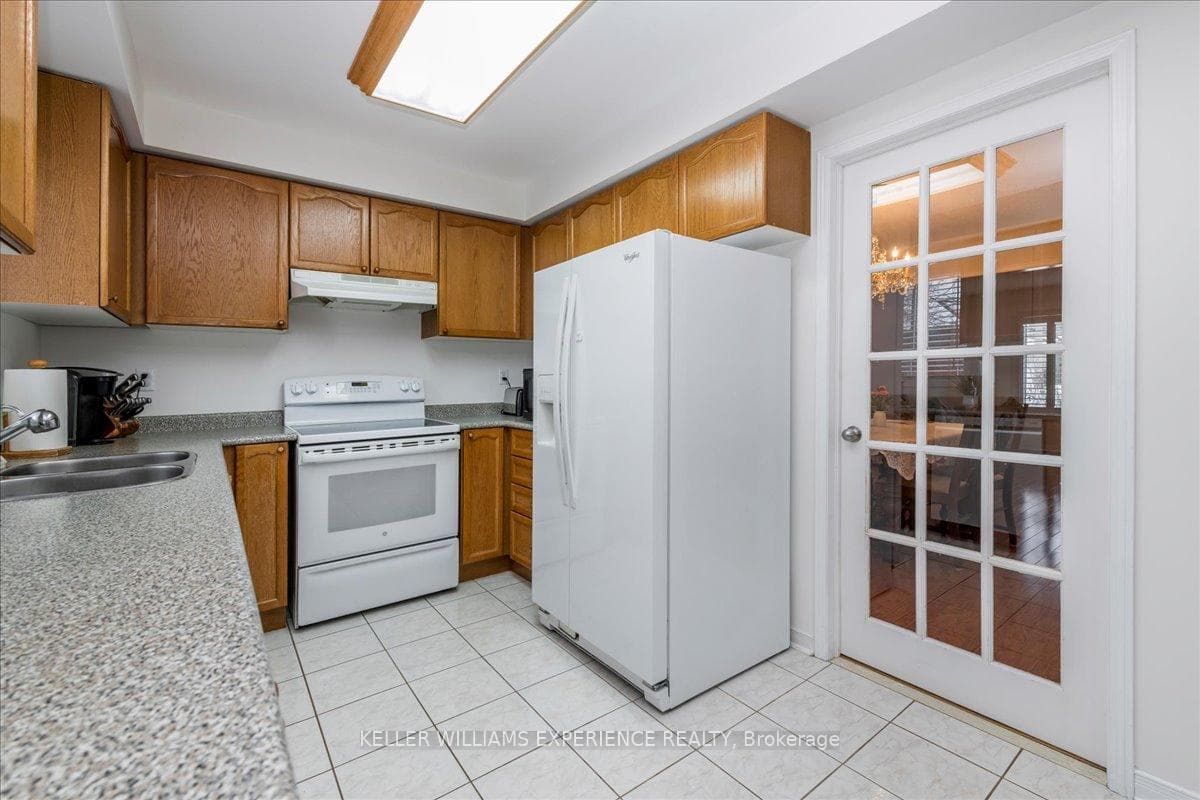 132 James Street photo 16