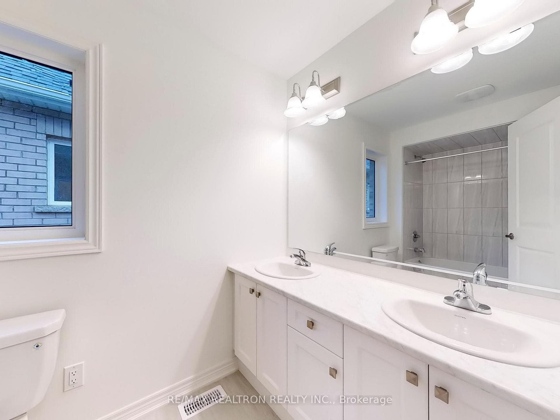 91 Picardy Drive photo 30