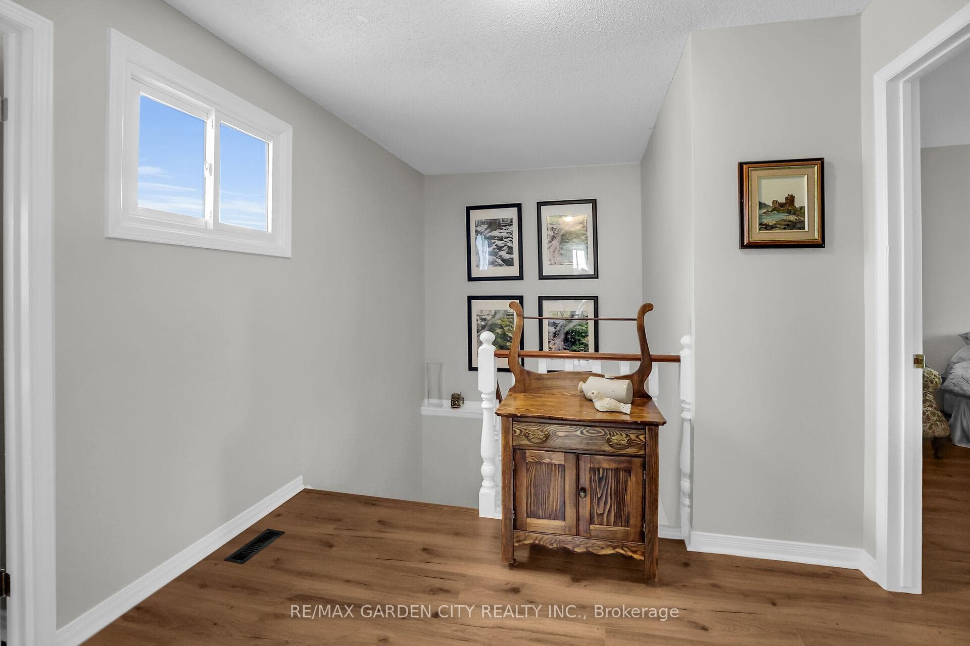 4542 Ivy Gardens Crescent photo 17