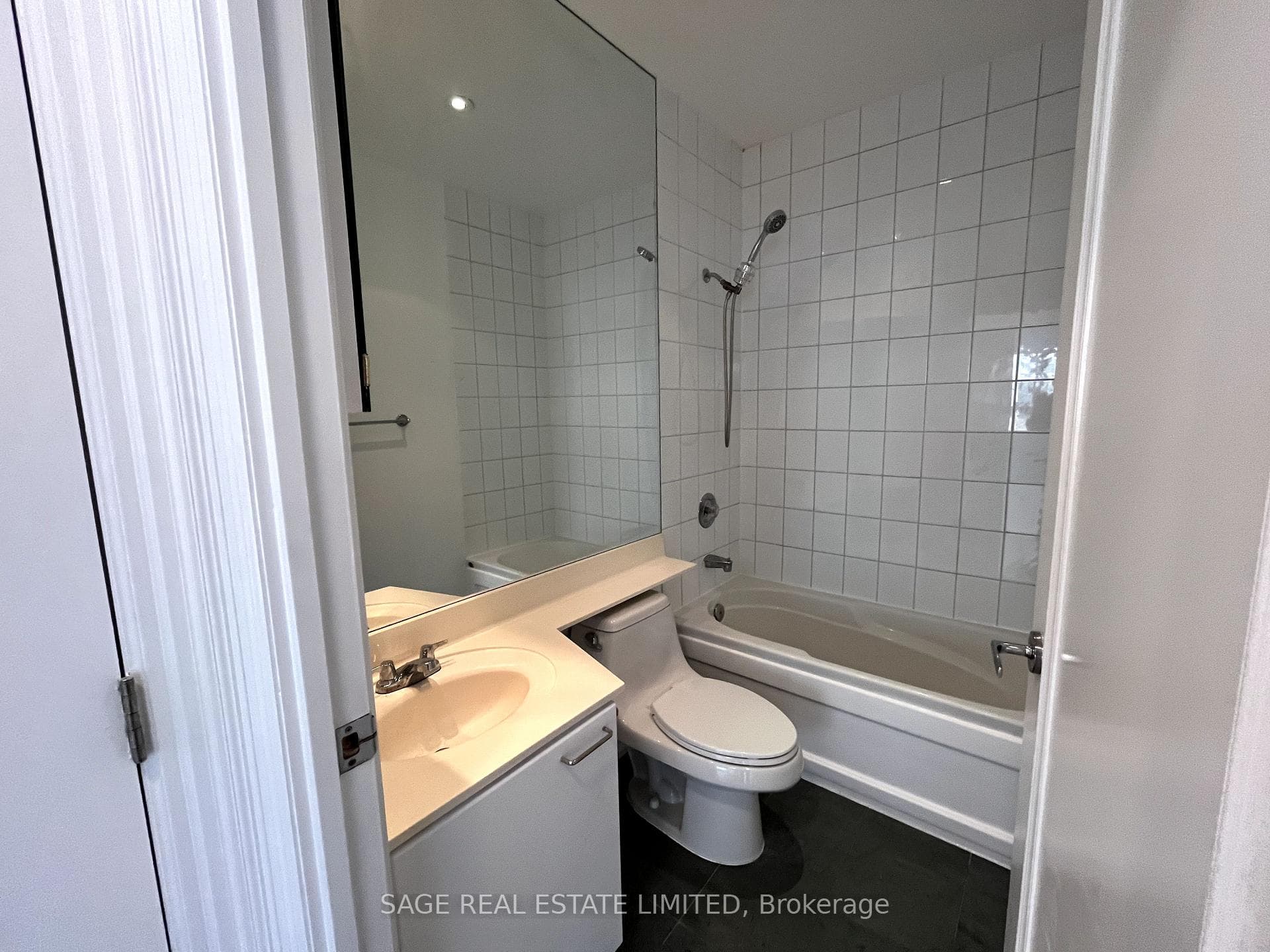 111 Merton Street Unit 306 photo 18
