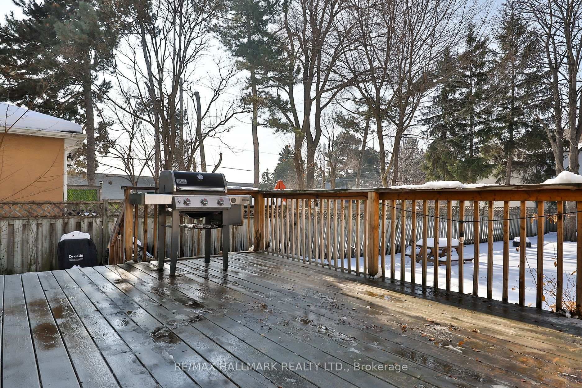 299 Ridley Boulevard photo 28