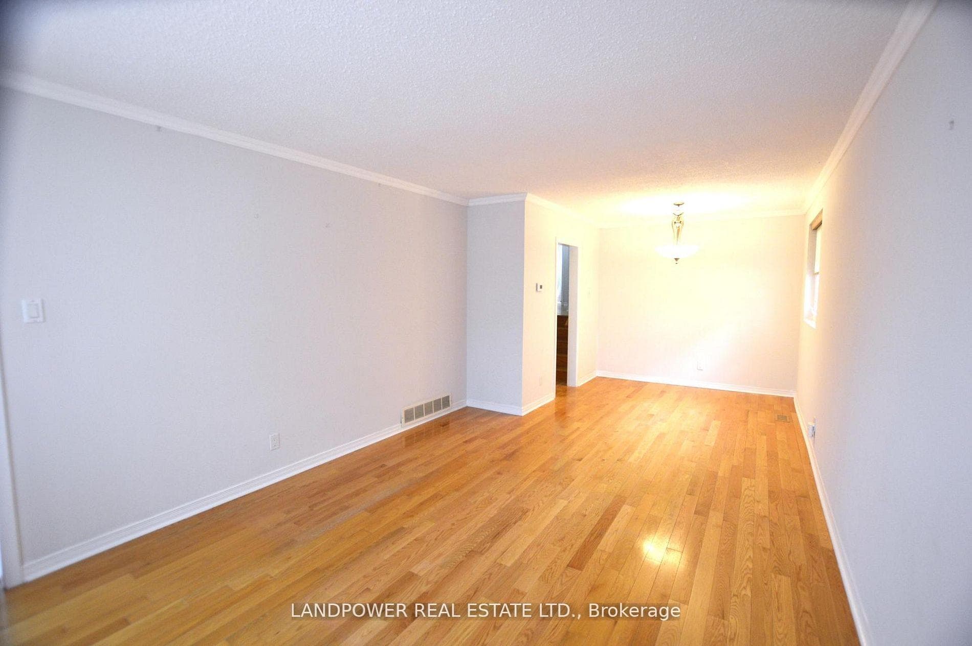 93 Clansman Boulevard photo 12