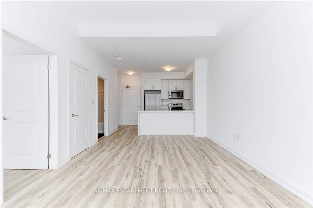 450 Dundas Street Unit 1204 photo 18