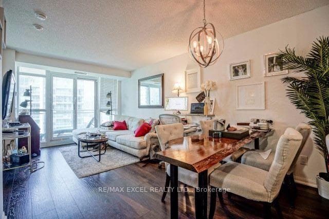 35 Bastion Street Unit 1716 photo 6