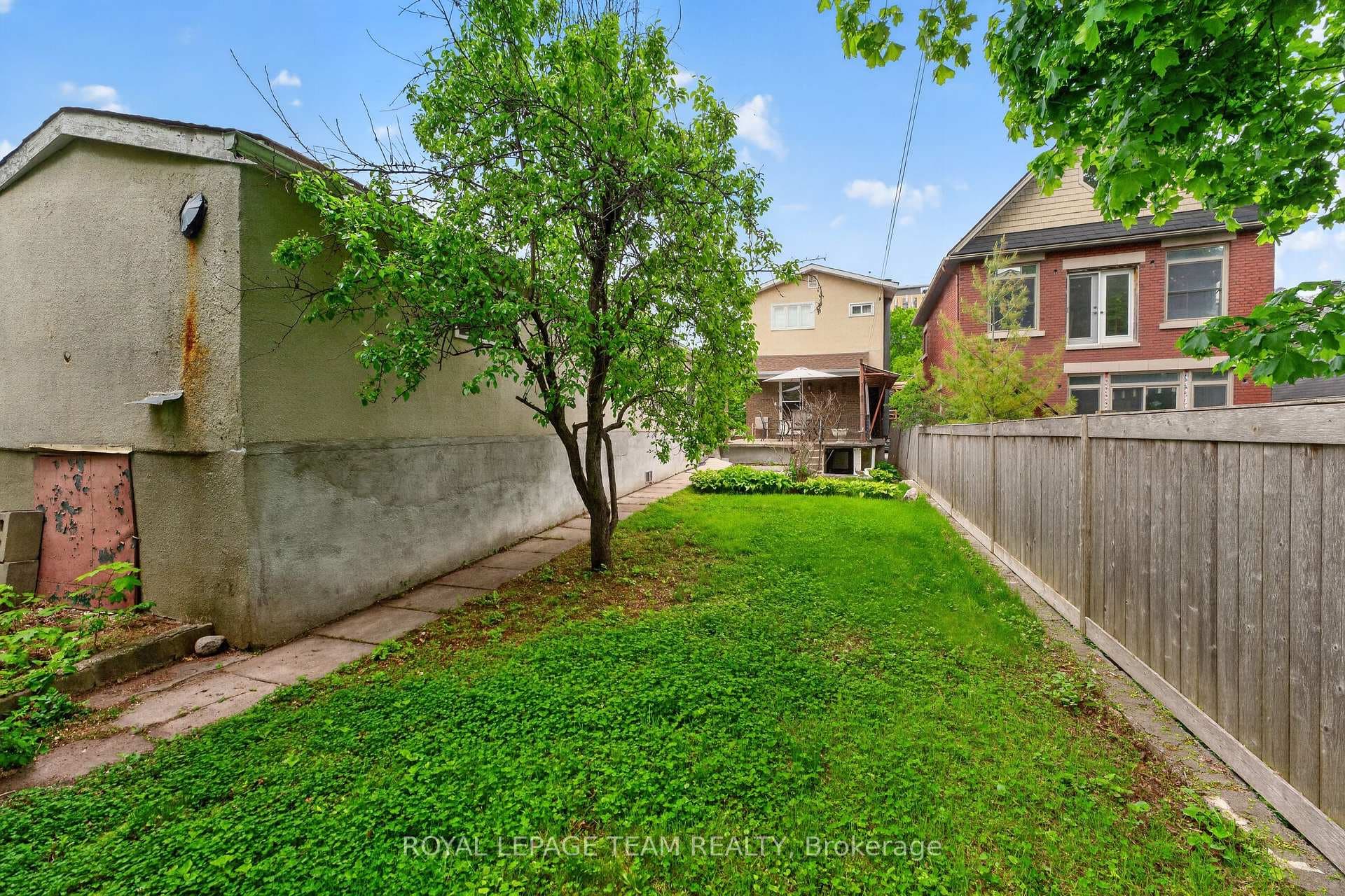 274 Breezehill Avenue photo 36