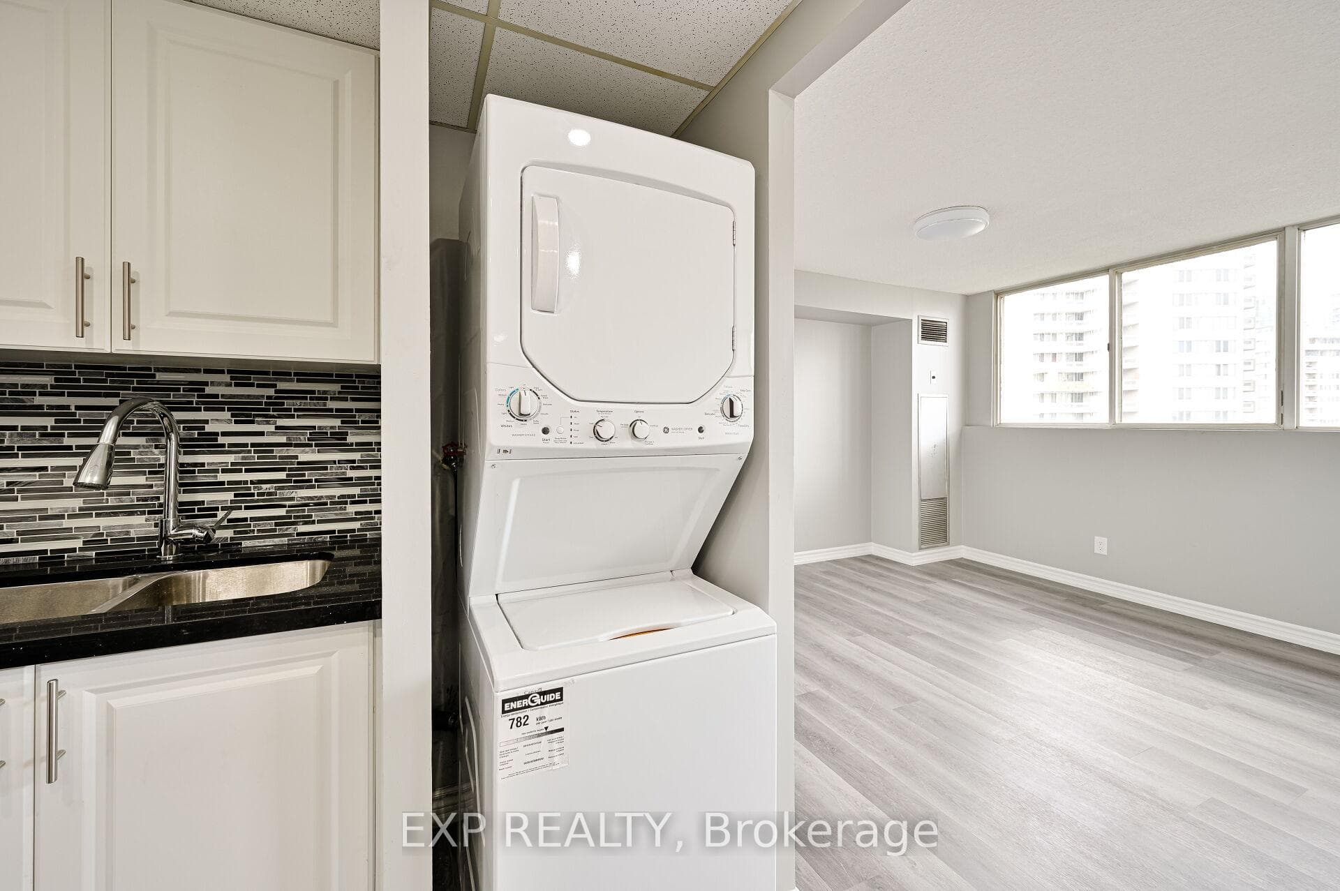 3695 Kaneff Crescent Unit 1404 photo 24