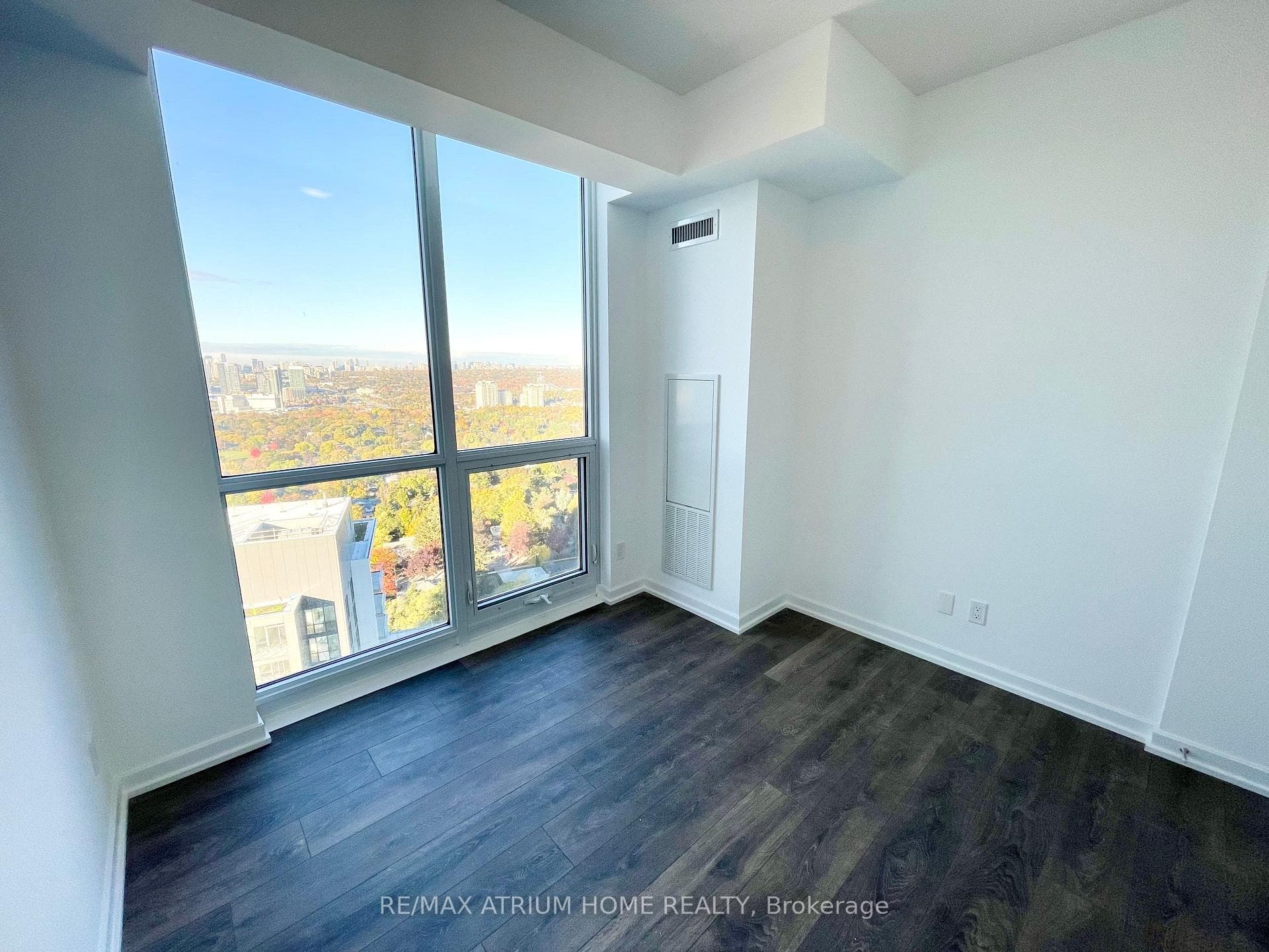 32 Forest Manor Road Unit 2102 photo 13