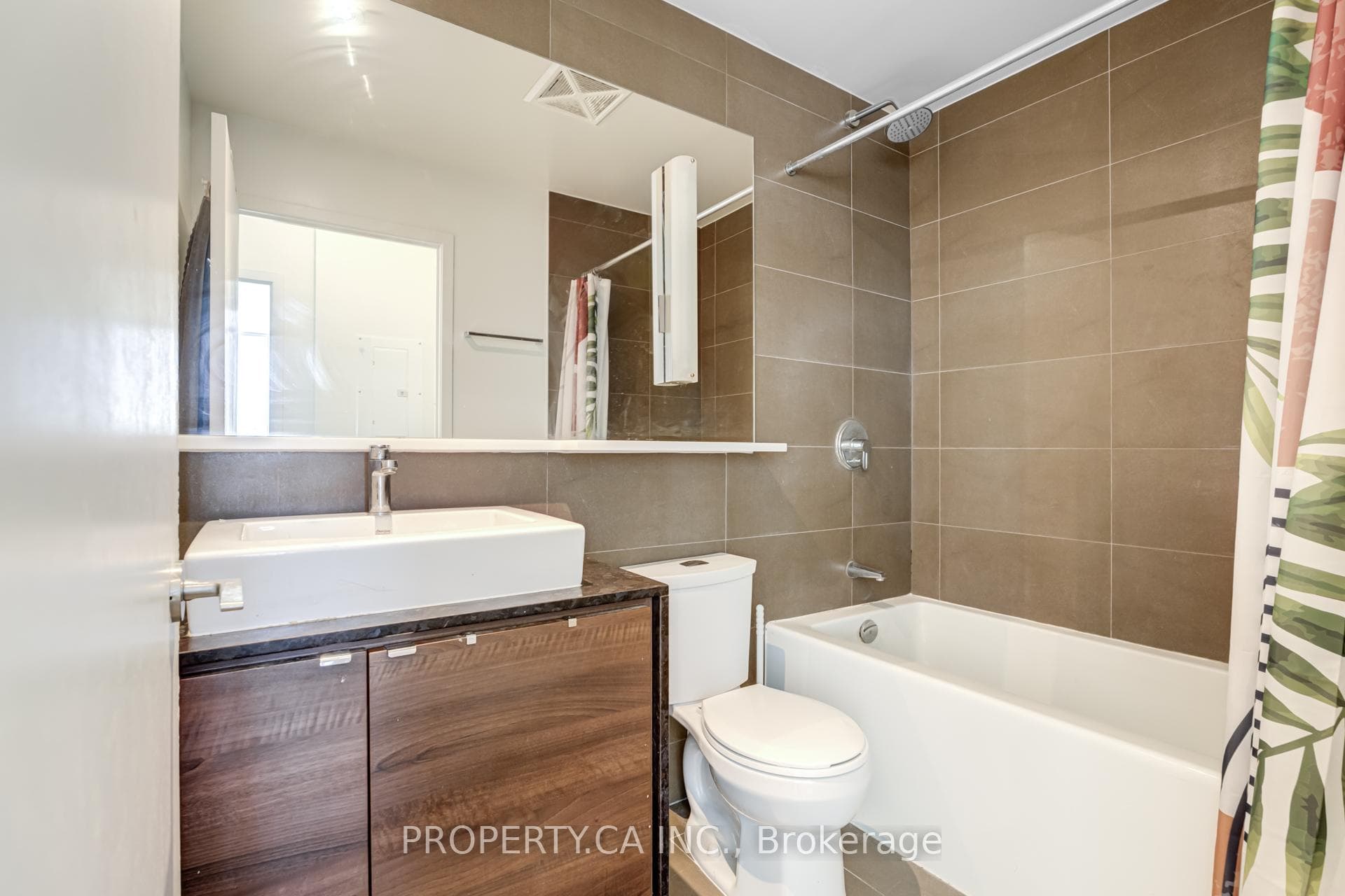 121 Mcmahon Drive Unit 1906 photo 22