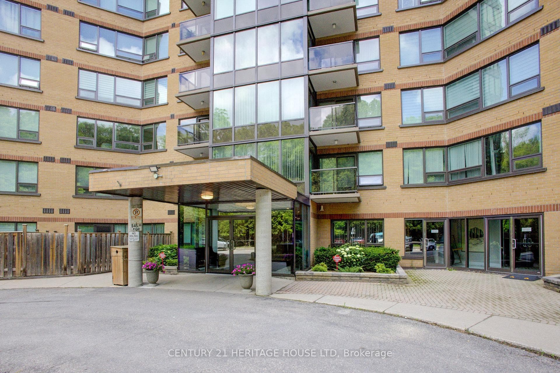 237 King Street Unit 305 photo 3