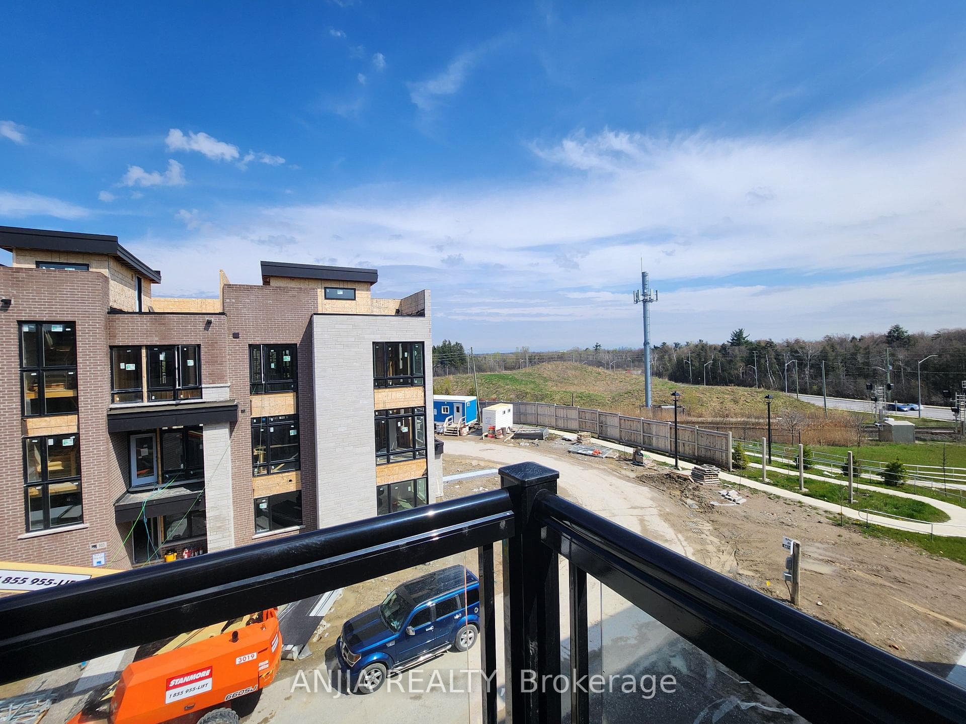 104 Credit Lane photo 31