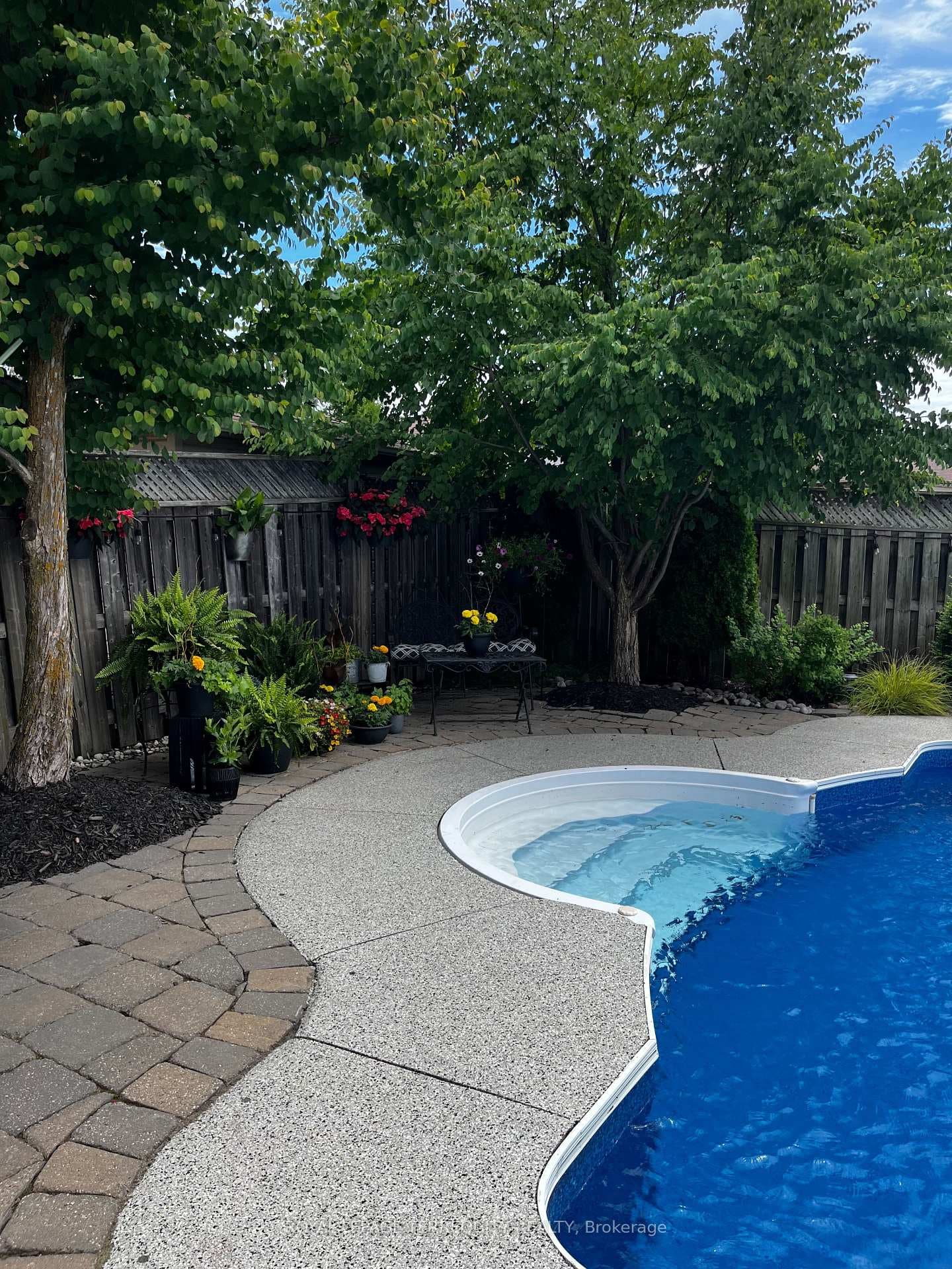 258 Landsbridge Street photo 42