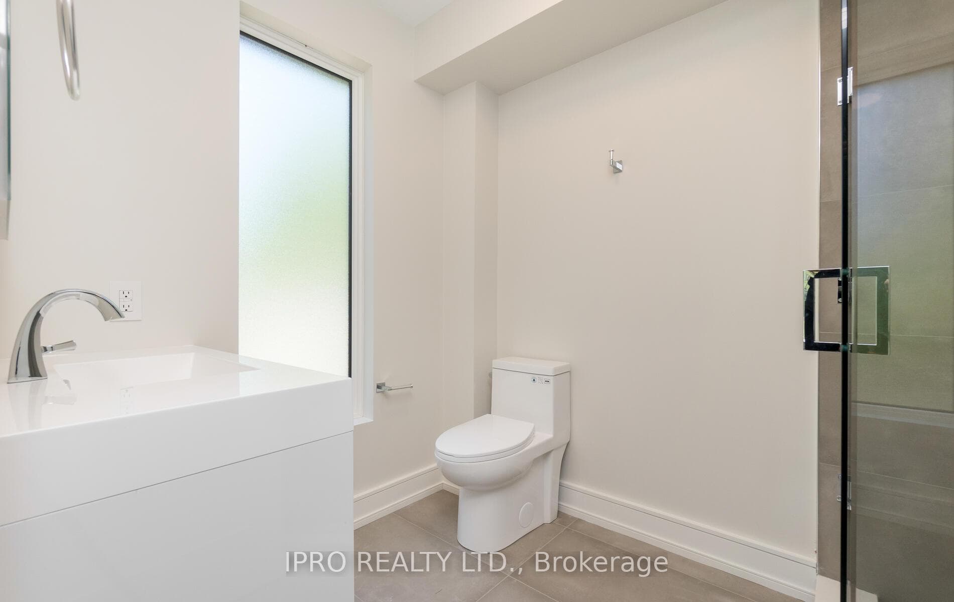 109 Rhodes Avenue Unit 3 photo 19