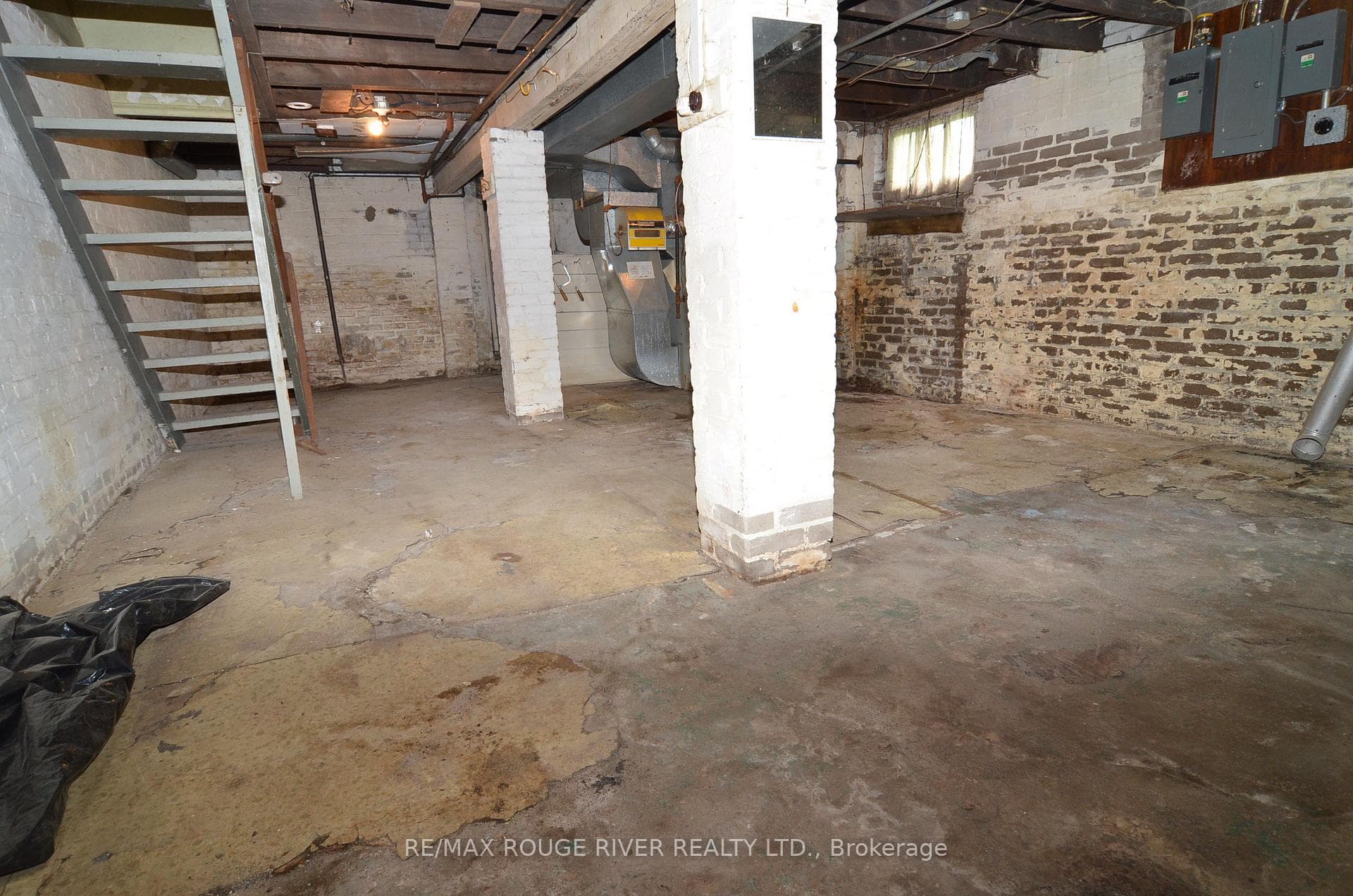 120 Castlefield Avenue photo 27