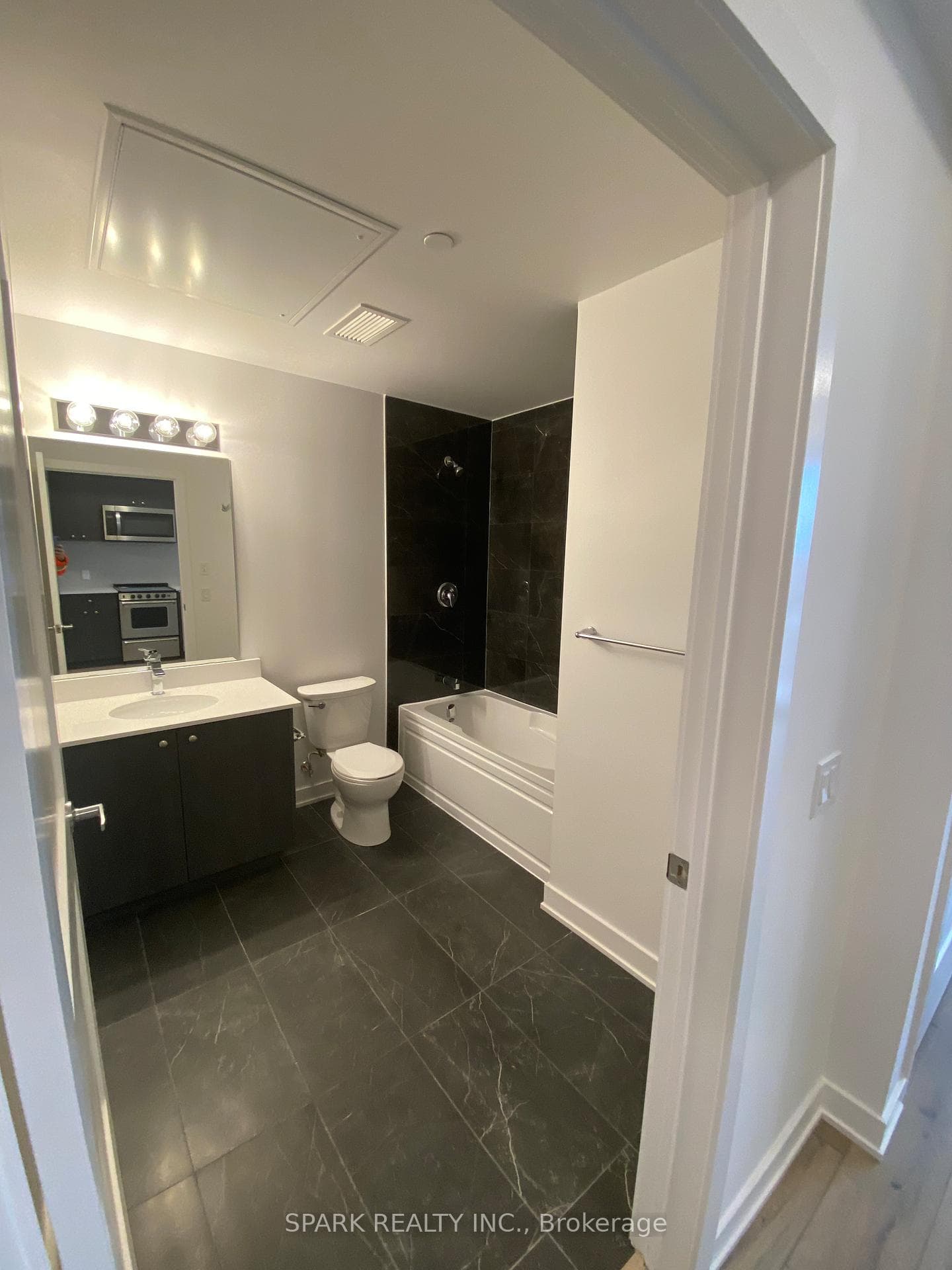 312 Erb Street Unit 611 photo 22
