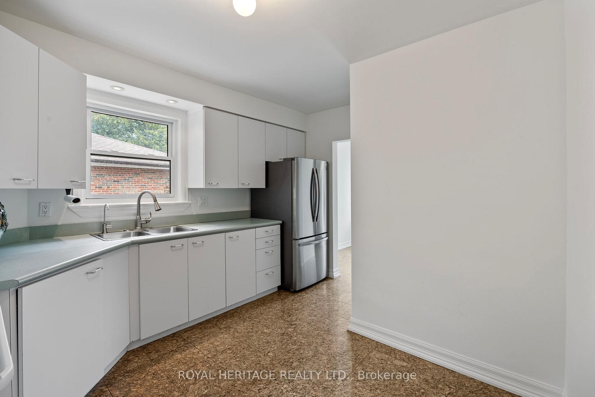 32 Beath Street photo 19