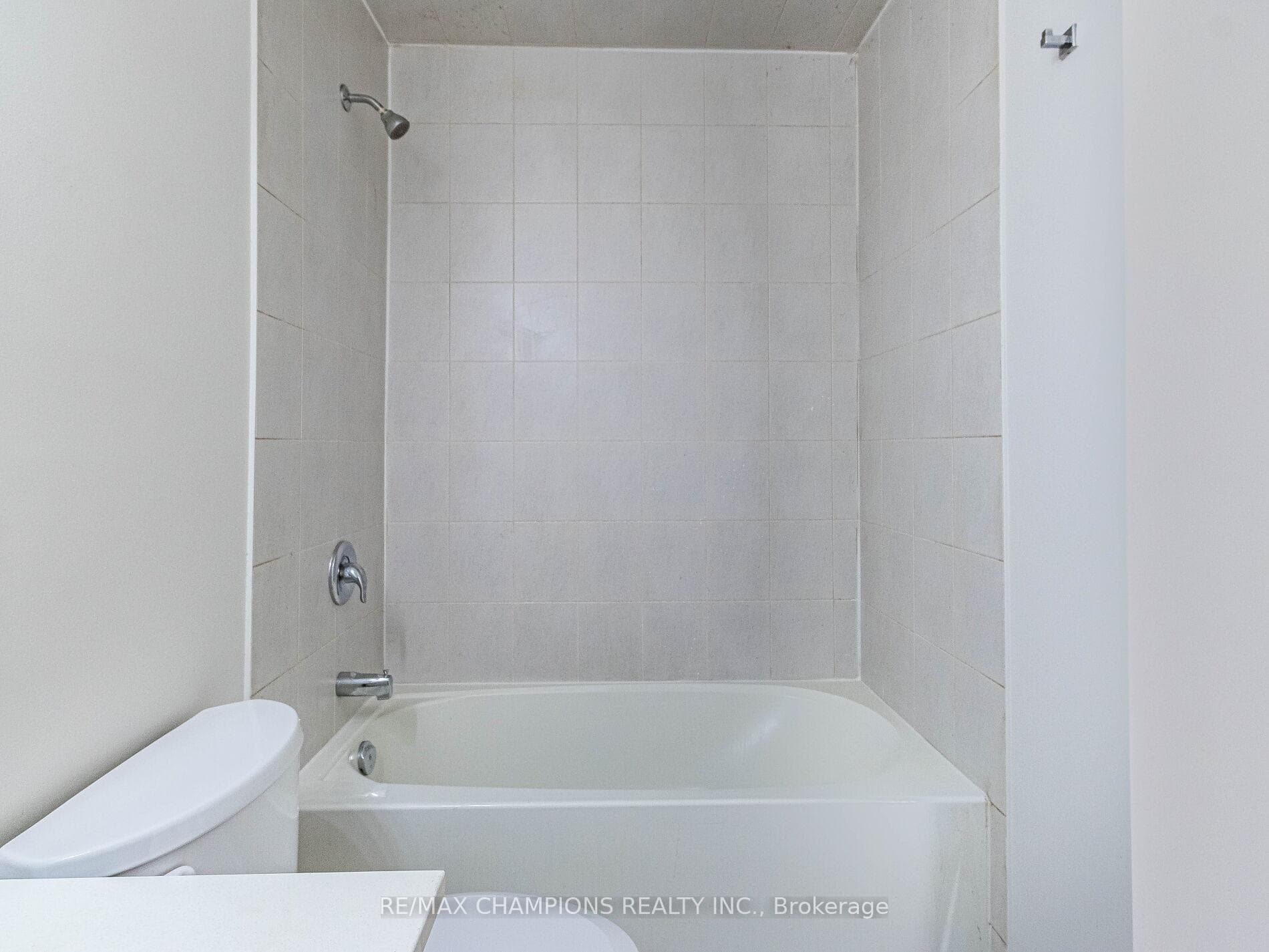 6 Hearne Street photo 30