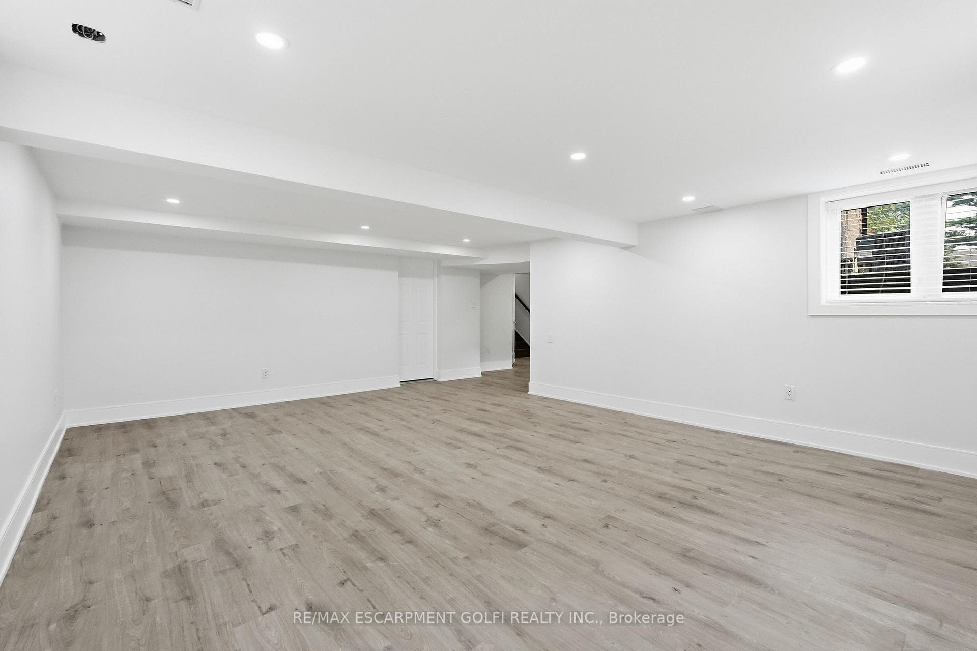 332 Woodworth Drive photo 32