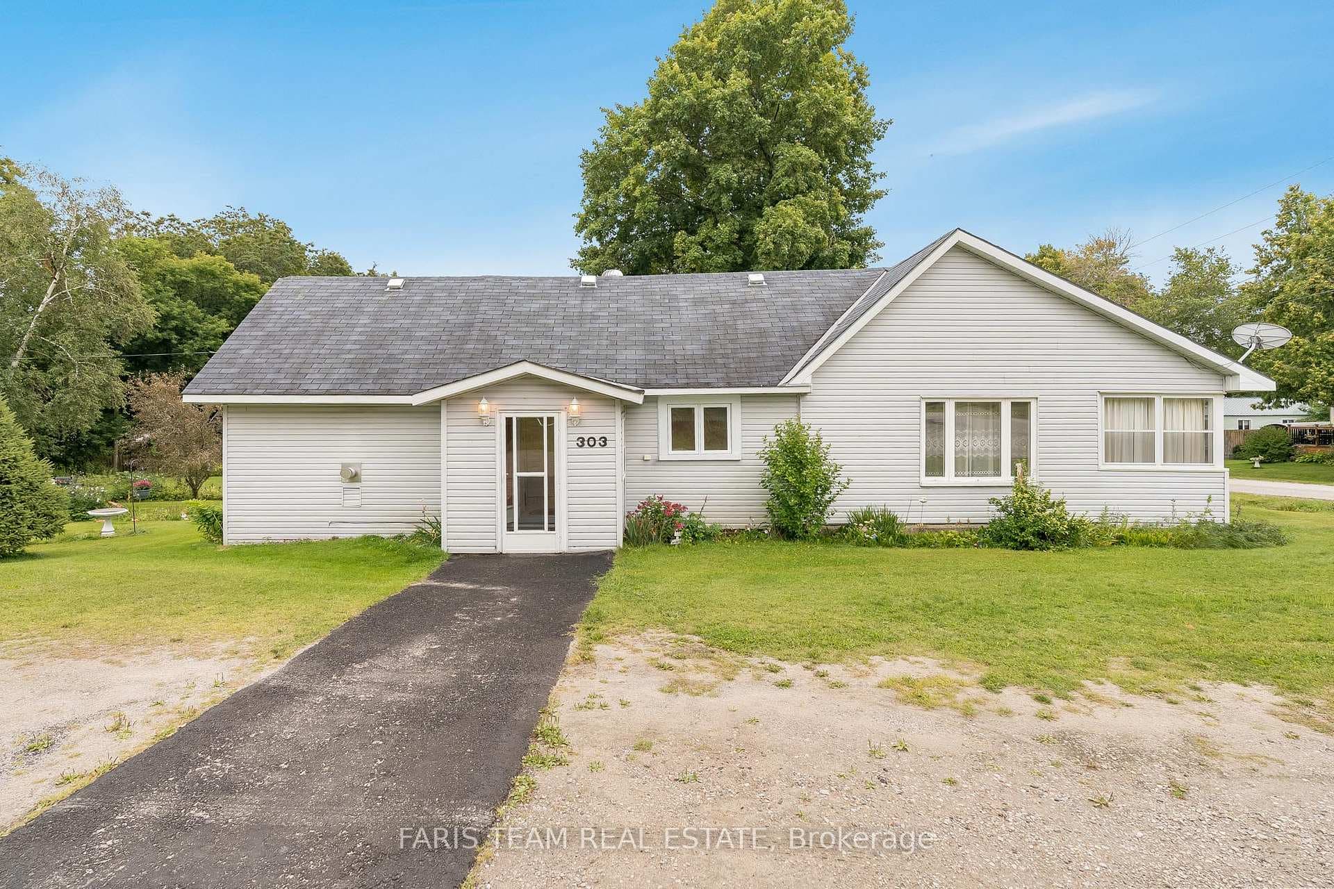 303 Ouida Street photo 1